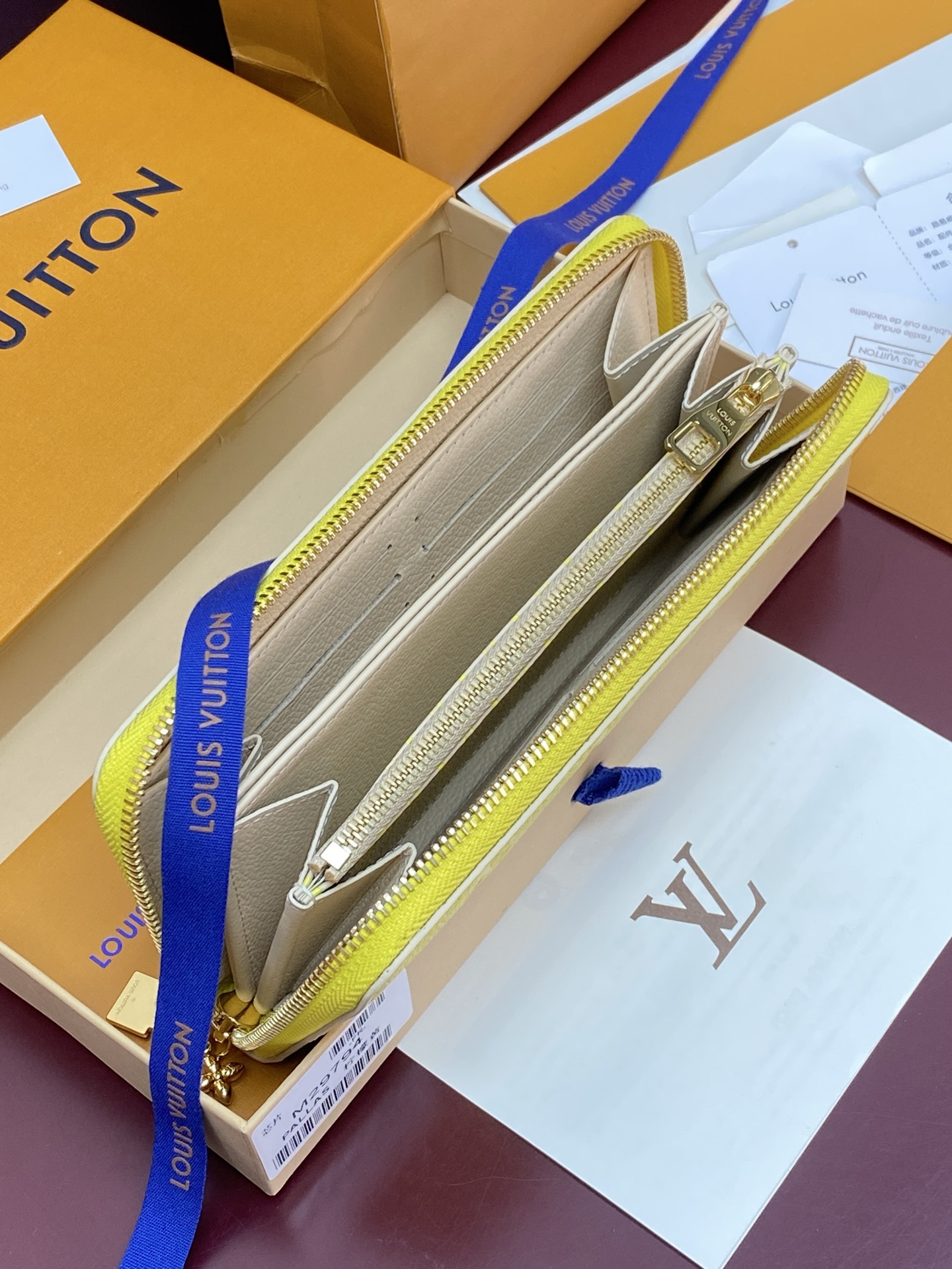 [Louis Vuitton] LV 루이비통 엠프레인 하이 섬머 지피 월렛 지갑 M29794