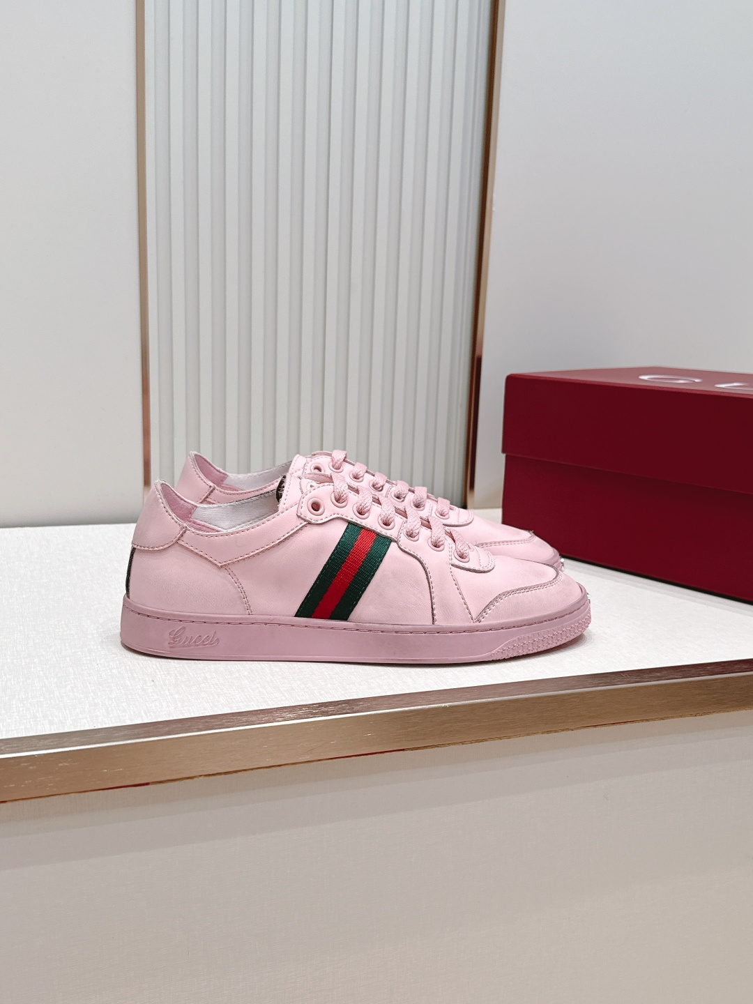 구찌(GUCCI) 커플 스트레치 빈티지 스니커즈 신발