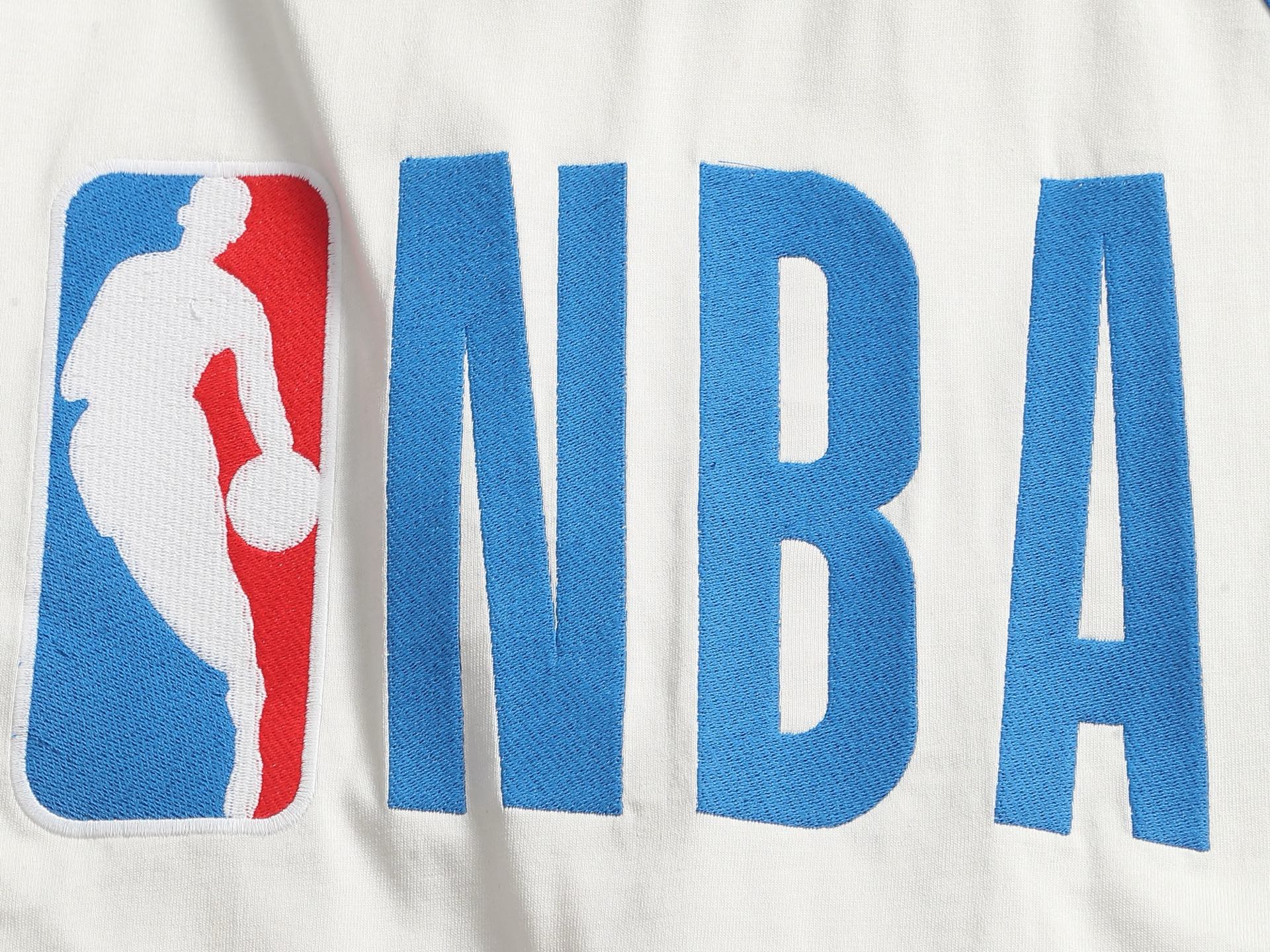 발렌시아가(BALENCIAGA) NBA 콜라보 배색 로고 반팔 티셔츠 상의 의류