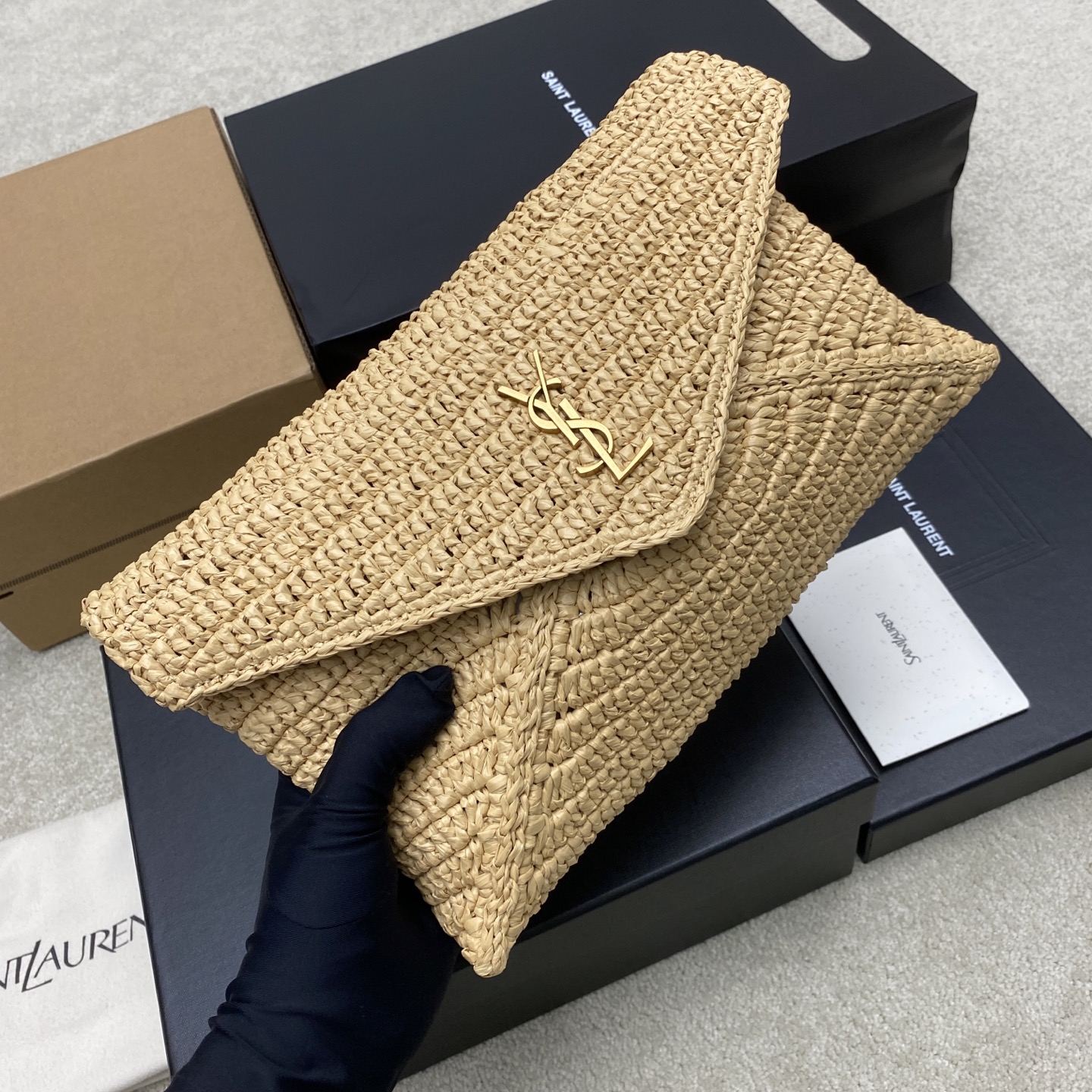 YSL 생로랑 카산드라(Cassandre) 라피아 엔벨로프 클러치 백