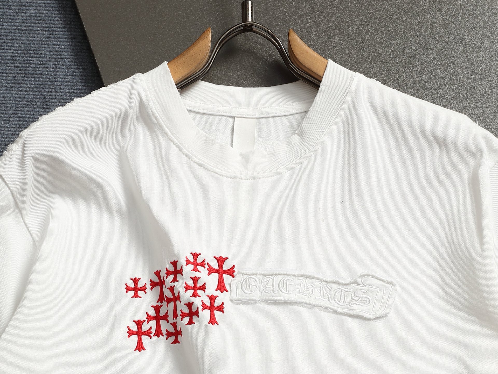 크롬하츠(CHROME HEARTS) 크로스 패치 자수 반팔 티셔츠 상의 의류