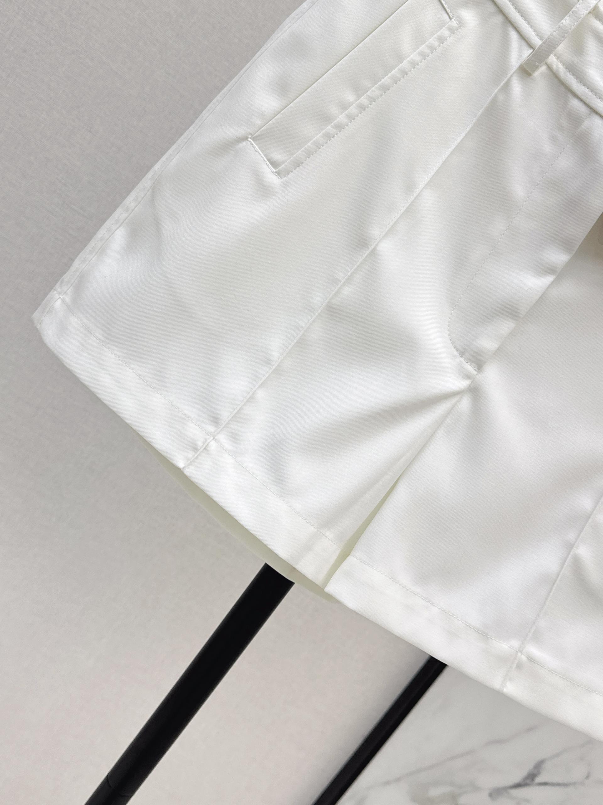 [Hermes] 에르메스 26SS 텍스처드 클래식 숏팬츠 반바지 의류