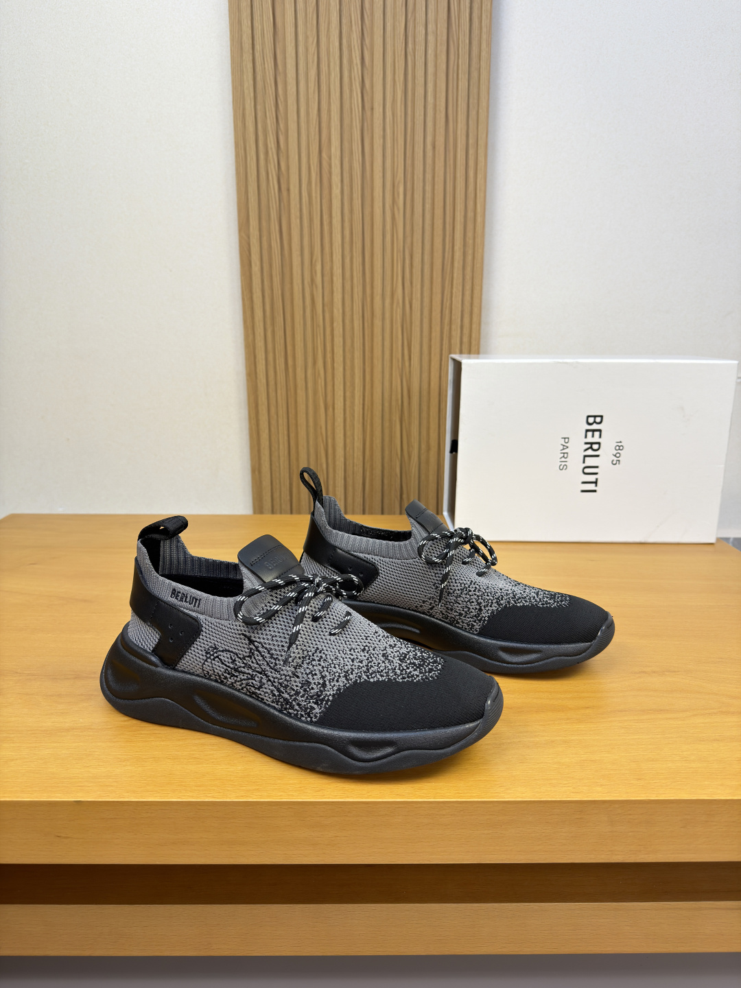Berluti 벨루티 왁스 카프스킨 & 니트 스니커즈 신발