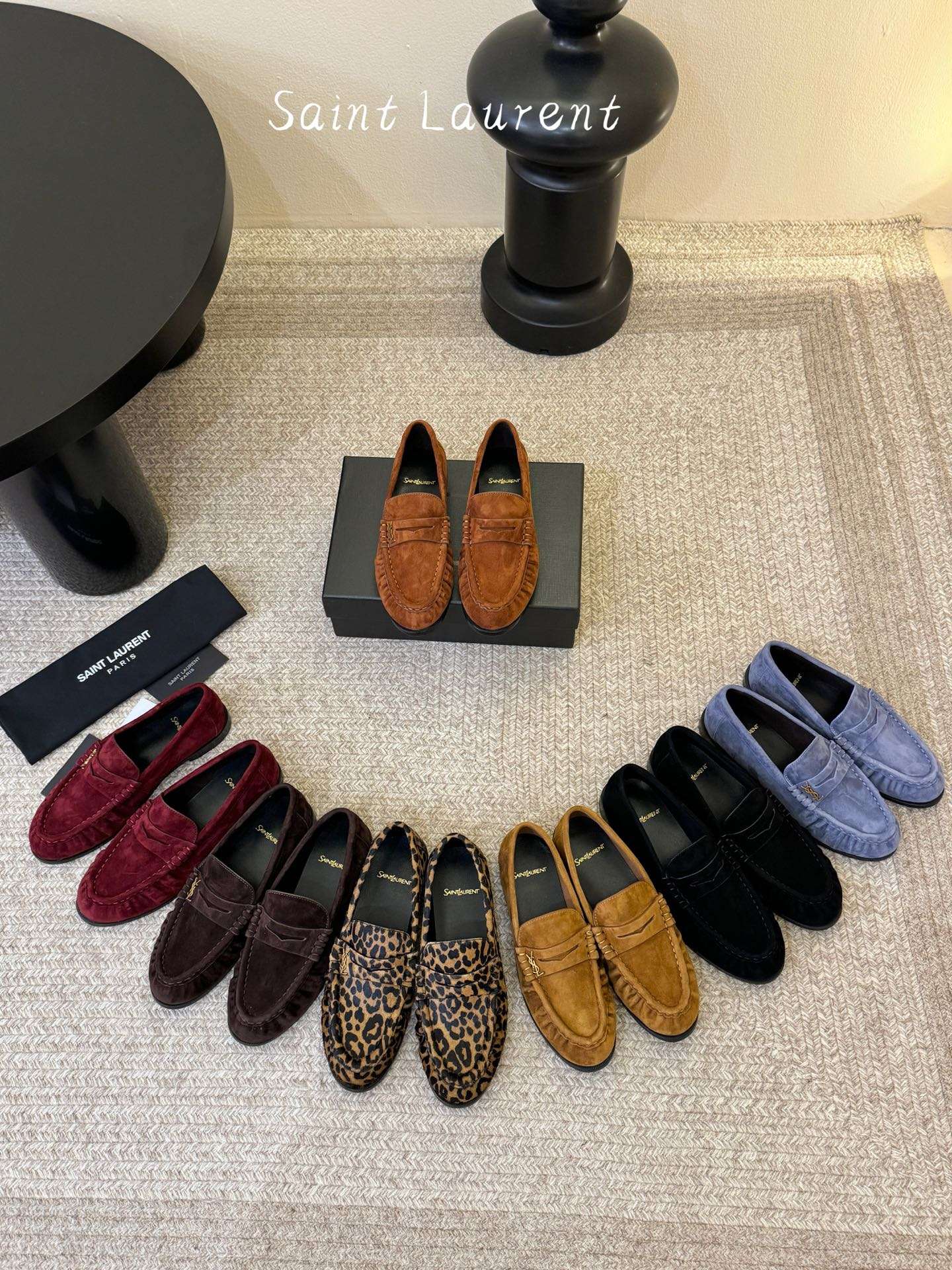 생로랑(SAINT LAURENT) 카프 레더 페니 로퍼 신발