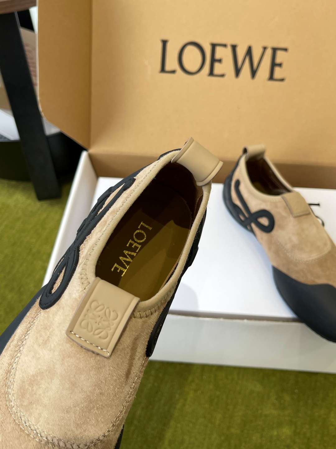 로에베(LOEWE) 스웨이드 러버토 클라이밍 스니커즈 신발