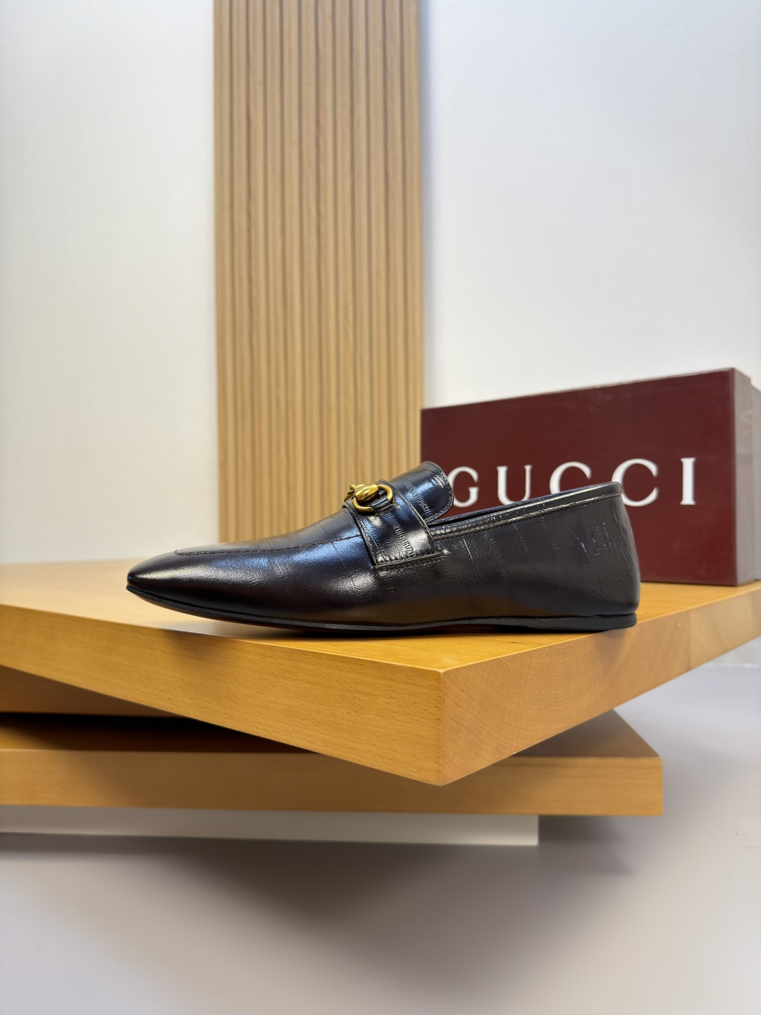 GUCCI 구찌 세로 스트라이프 나파 소가죽 로퍼 구두 신발
