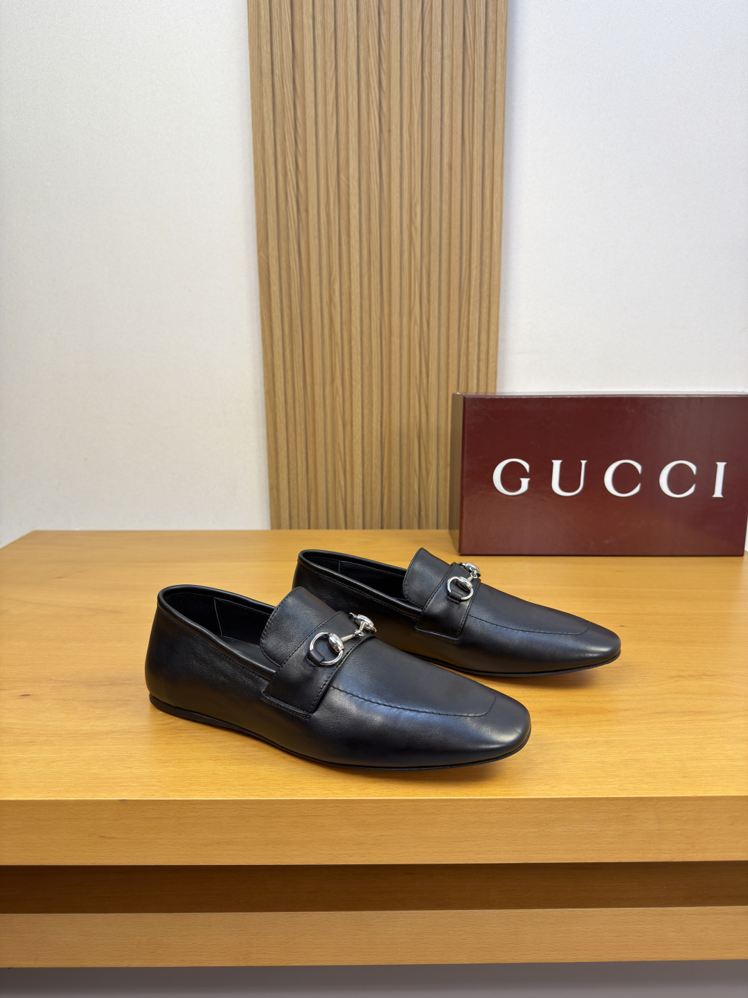 GUCCI 구찌 나파 소가죽 클래식 로퍼 구두 신발