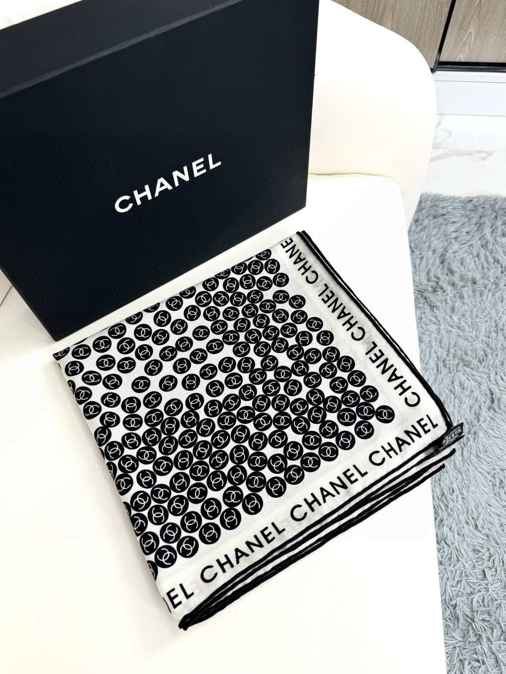샤넬(CHANEL) 버블 로고 캐시미어 실크 목도리 스카프