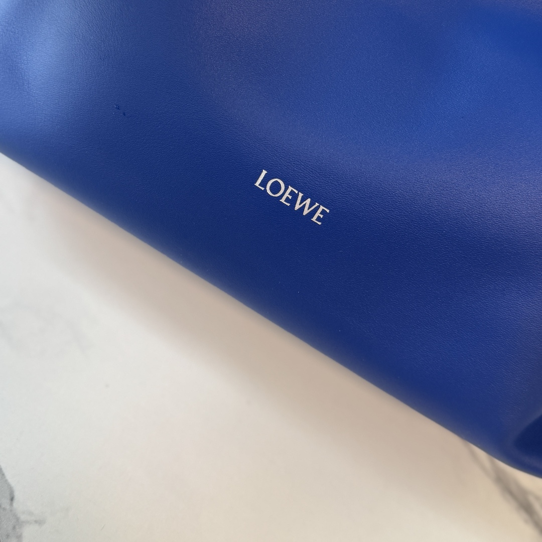 Loewe 로에베 플라멩코(Flamenco) 나파 가죽 미디엄 백 가방