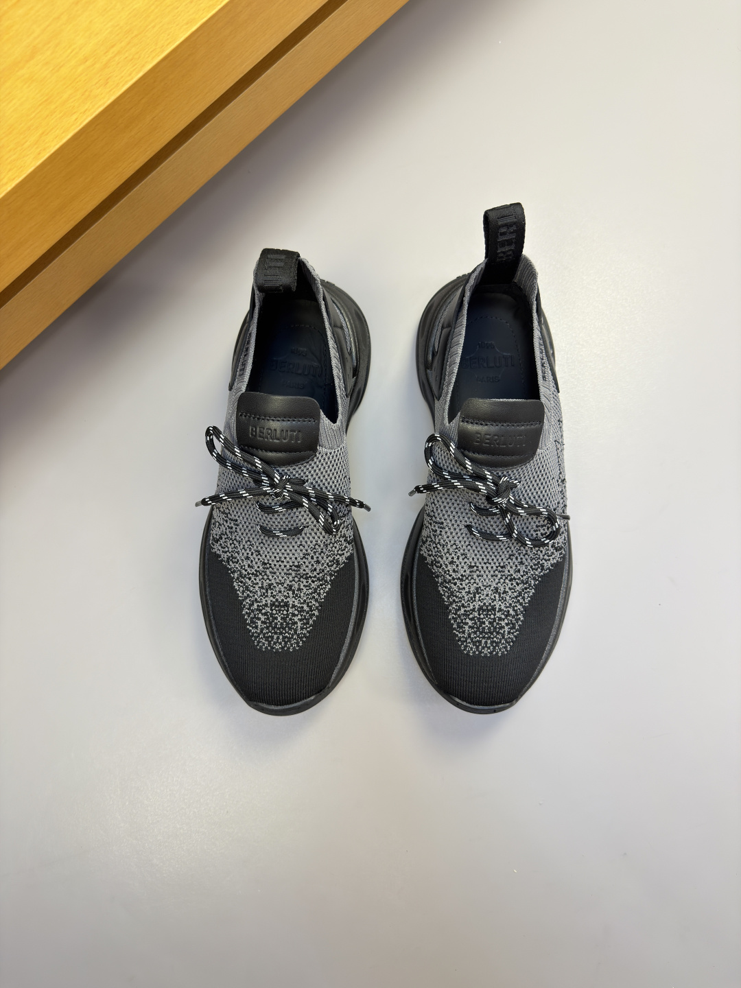 Berluti 벨루티 왁스 카프스킨 & 니트 스니커즈 신발