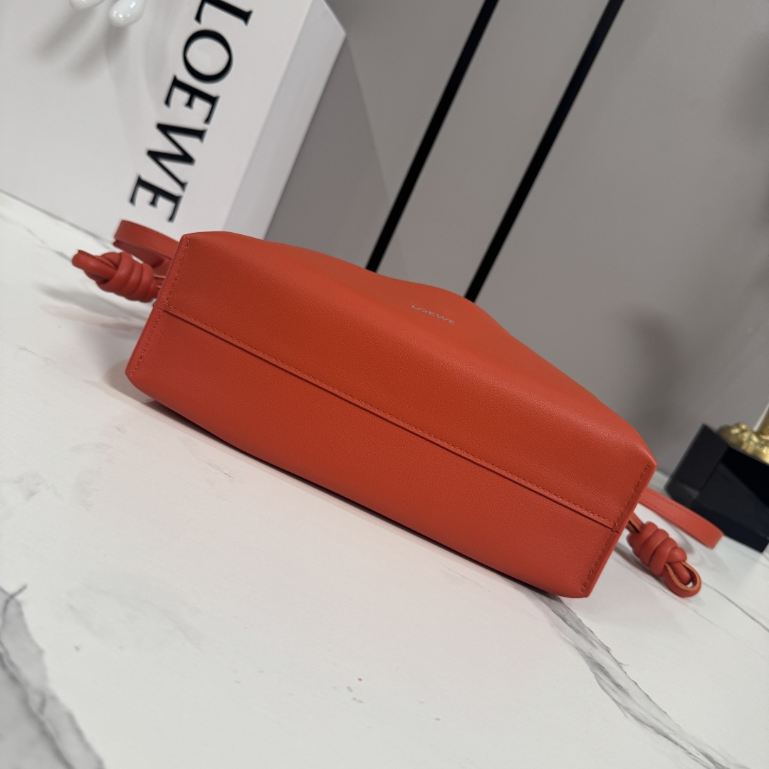 LOEWE 로에베 Flamenco 플라멩코 퍼스 나파 카프스킨 파우치 숄더백 가방