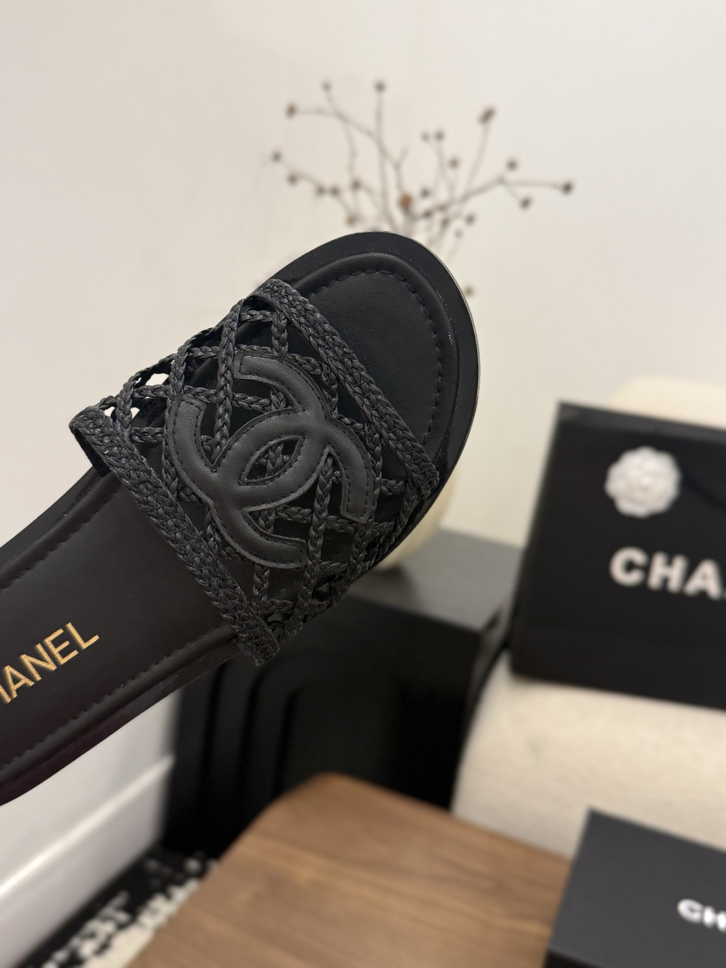 샤넬(CHANEL) 라운드토 플랫 우븐 슬리퍼 신발
