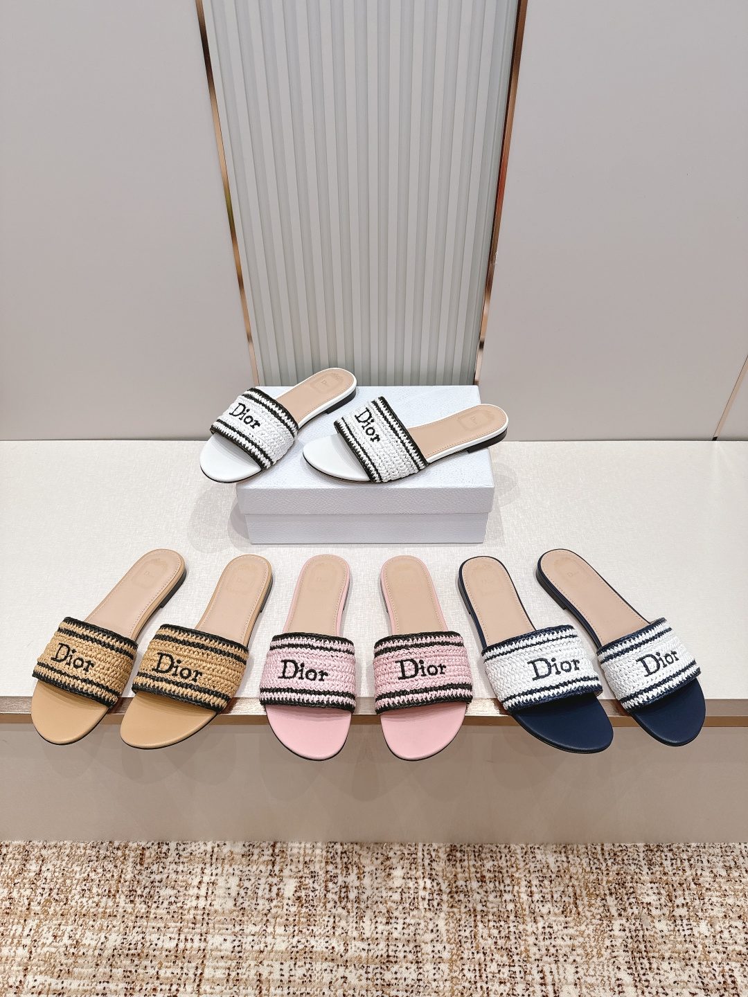 디올(DIOR) 라피아 위빙 슬라이드 샌들 신발