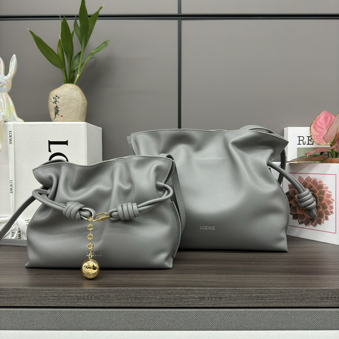 LOEWE 로에베 Flamenco 플라멩코 나파 카프스킨 숄더/클러치백 (미디엄) 가방 / 262386