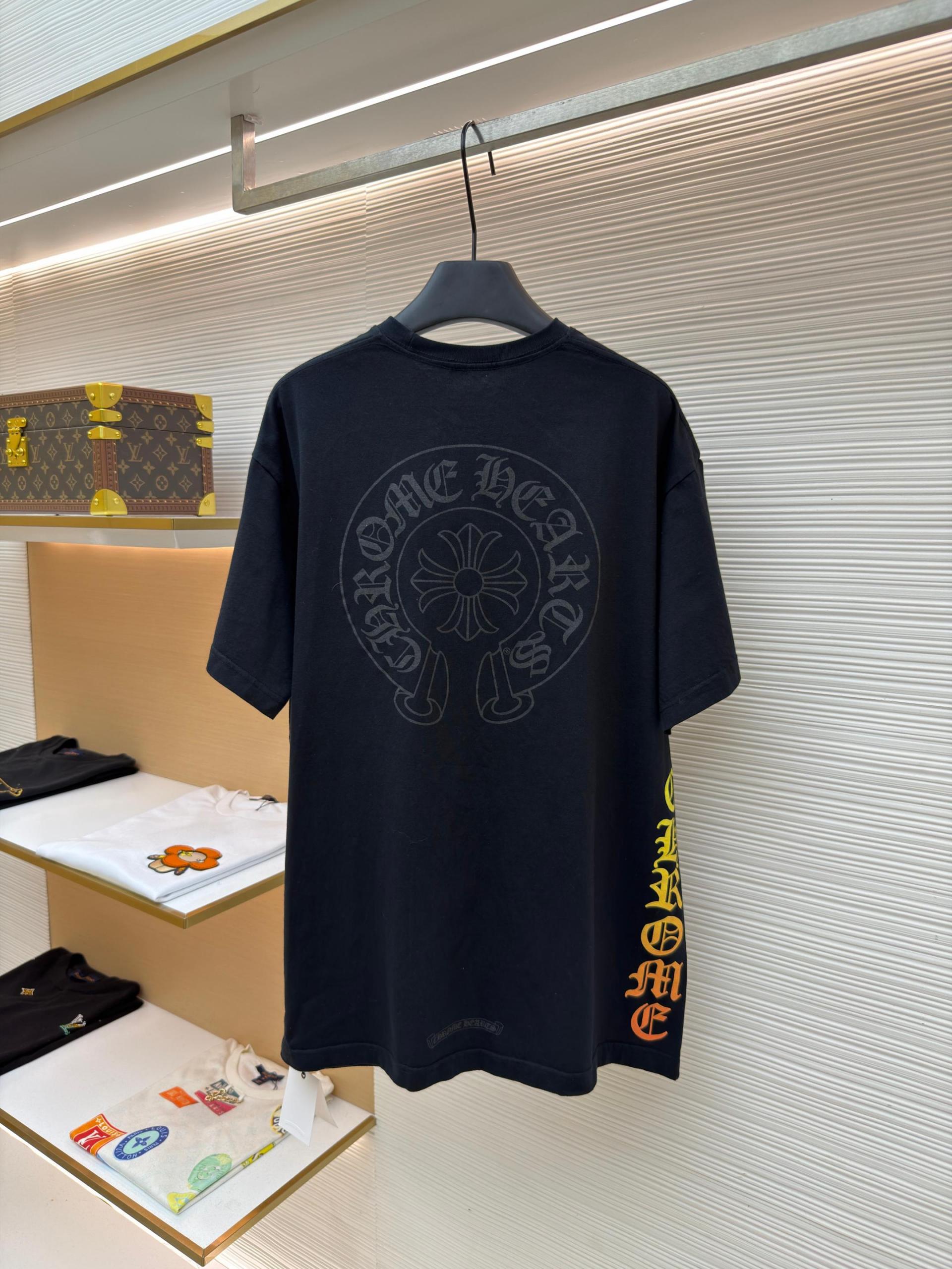 크롬하츠(CHROME HEARTS) 그라데이션 호스슈 프린트 티셔츠 상의 의류