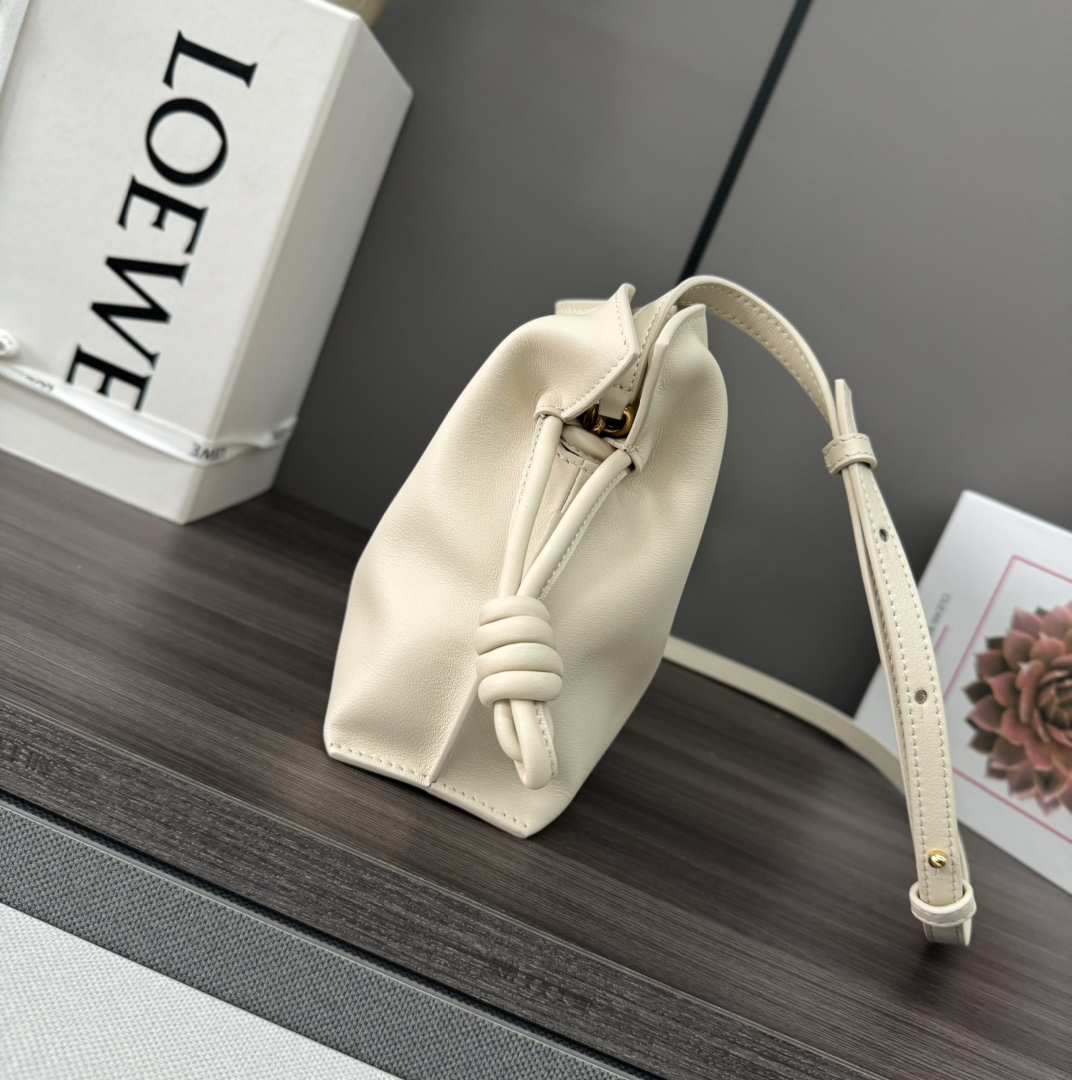 LOEWE 로에베 Flamenco 플라멩코 퍼스 나파 카프스킨 파우치 숄더백 가방