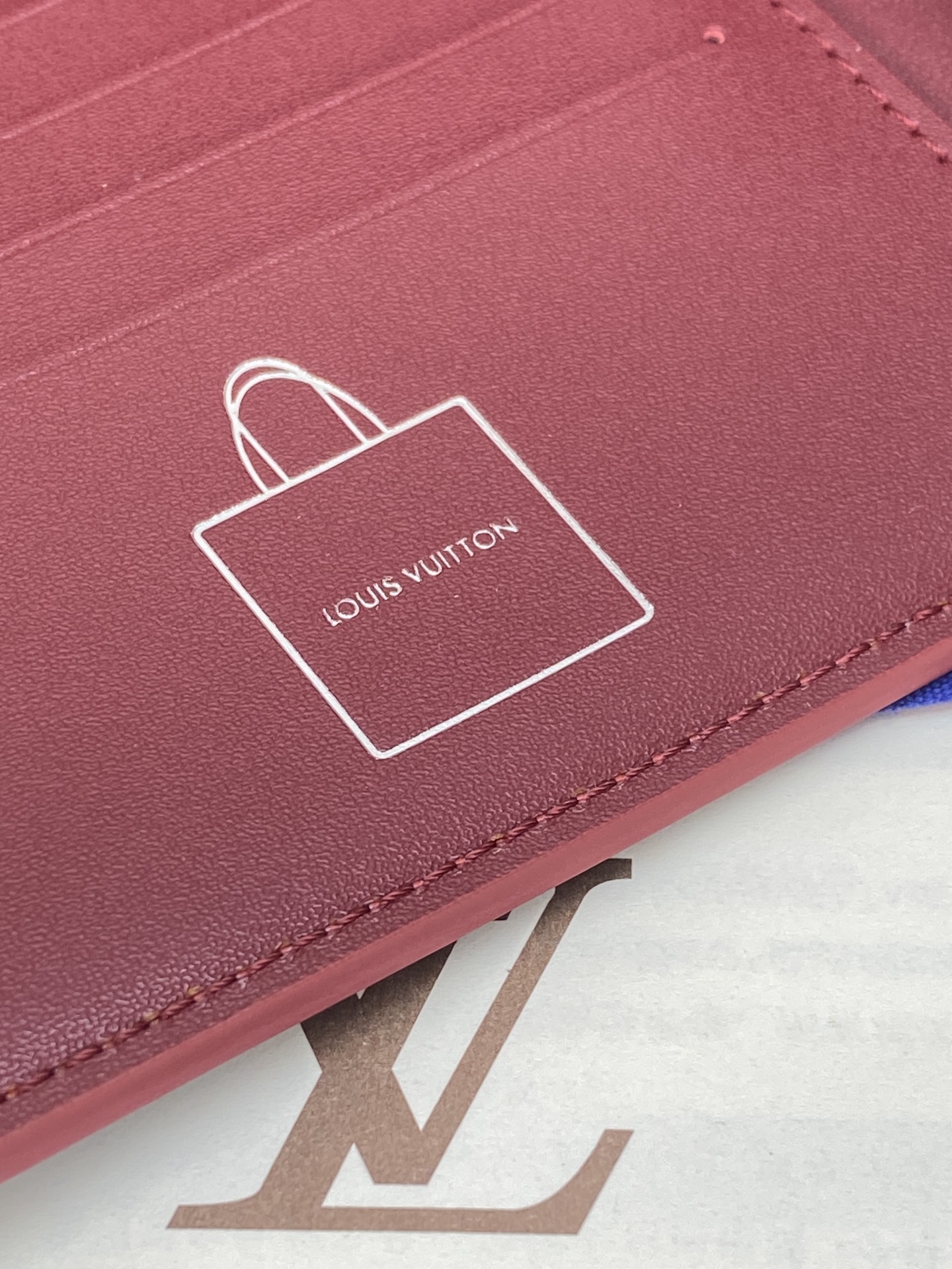 [Louis Vuitton] LV 루이비통 쇼퍼백 모티브 SLENDER 슬렌더 월렛 지갑 M2A448