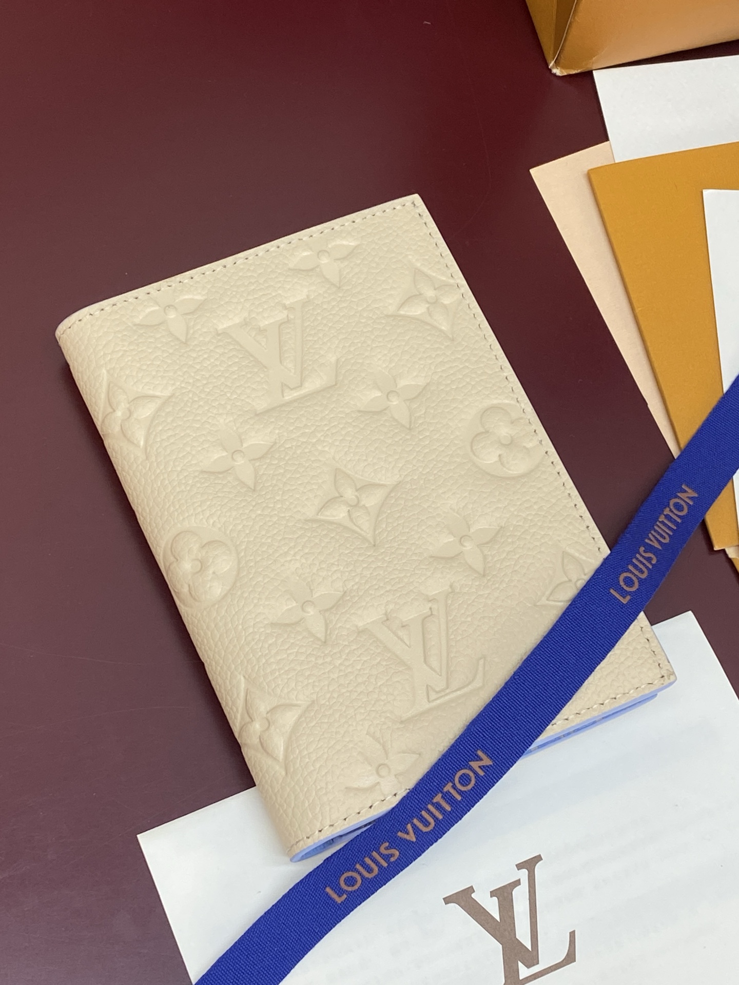[Louis Vuitton] LV 루이비통 엠프레인 하이 섬머 패스포트 홀더 여권 지갑 M2A003