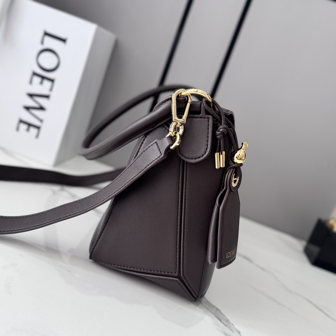 Loewe 로에베 페더라이트(Featherlight Puzzle) 퍼즐 미디엄 핸드백 가방