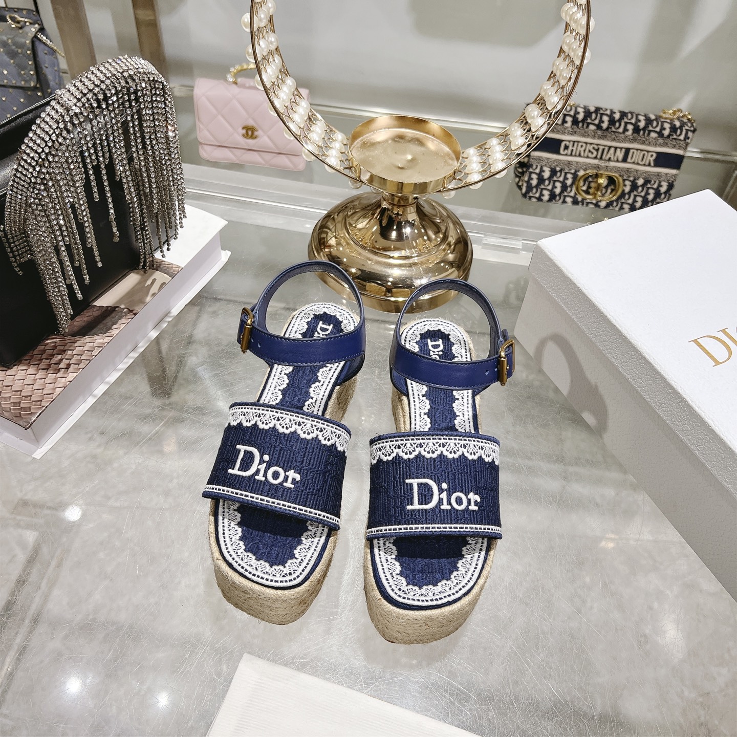 디올(DIOR) Dway 로고 자수 에스파드류 웨지 샌들 신발