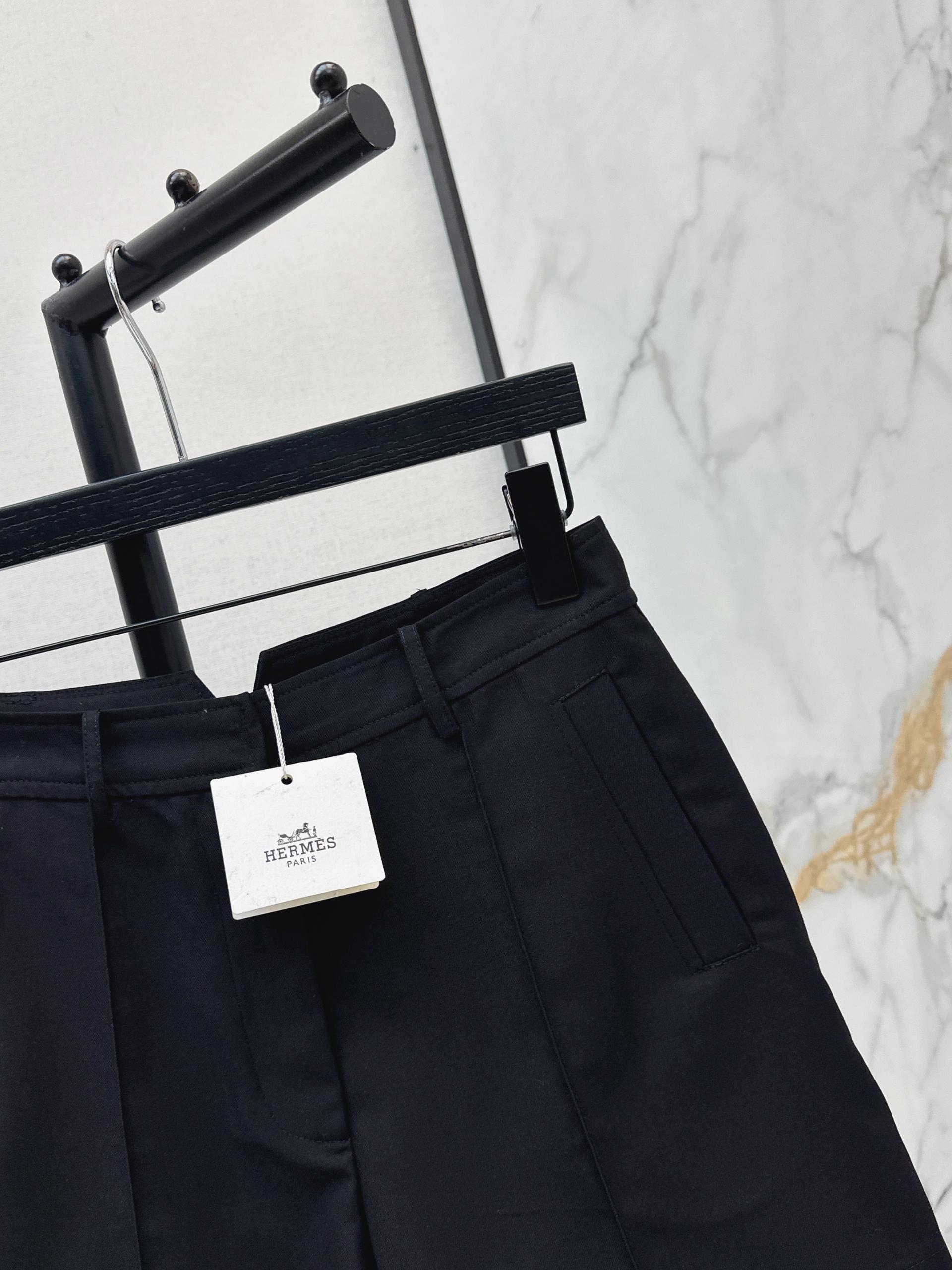 [Hermes] 에르메스 26SS 텍스처드 클래식 숏팬츠 반바지 의류