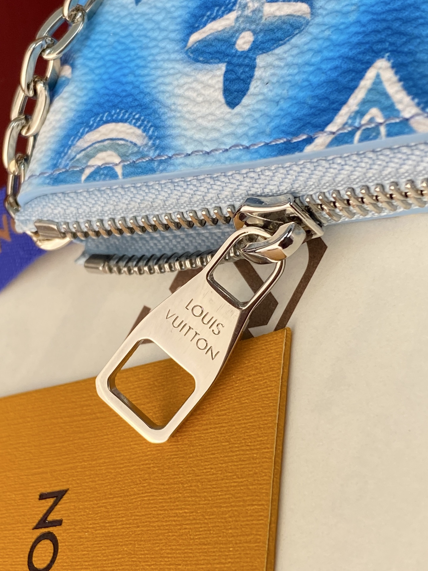 [Louis Vuitton] LV 루이비통 모노그램 자카드 로미 키 파우치 (코튼 블루) 지갑