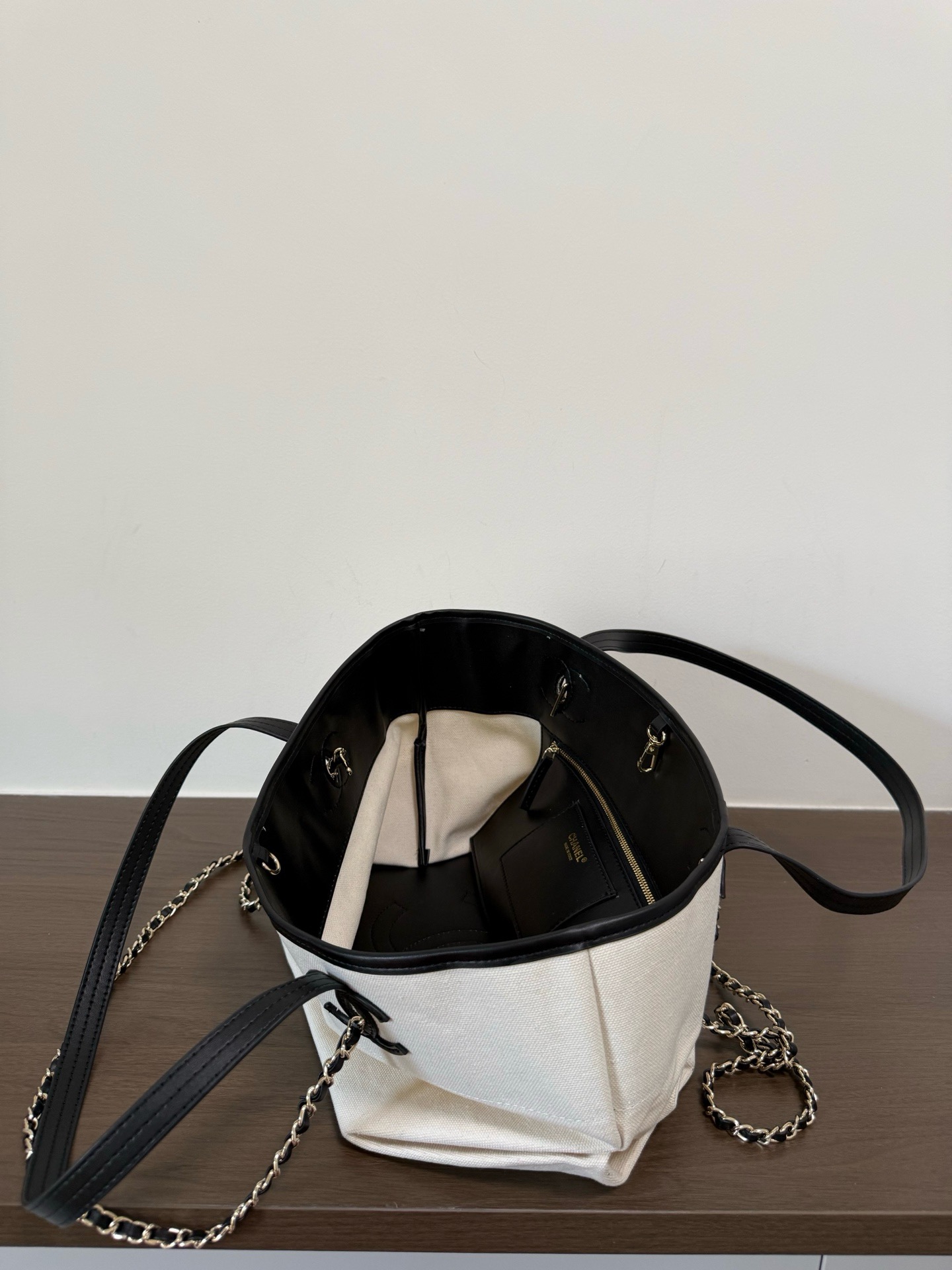 [Chanel] 샤넬 26SS 스위블 토트 쇼퍼백 (캔버스/레더) 가방