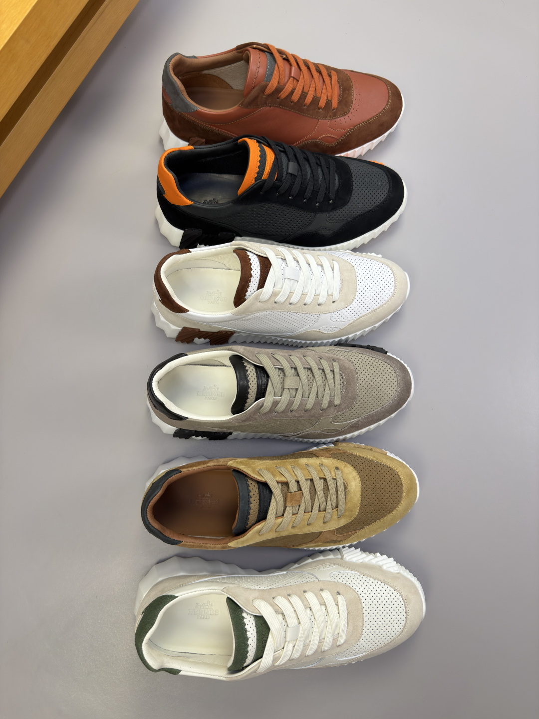 [Hermes] 에르메스 타공 나파 레더 스니커즈 신발