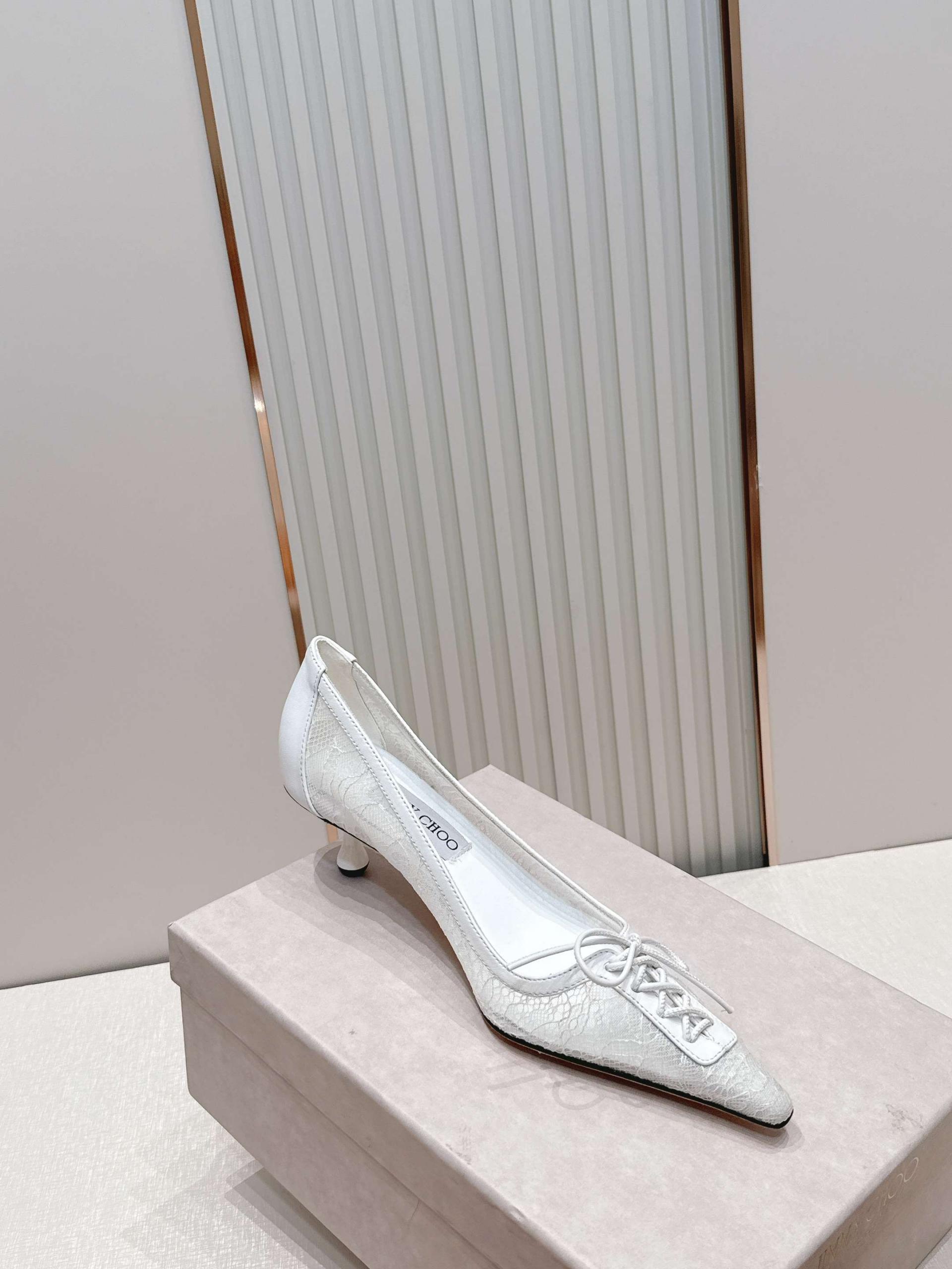 지미추(Jimmy Choo) 레이스업 레이스 포인티드토 펌프스 신발