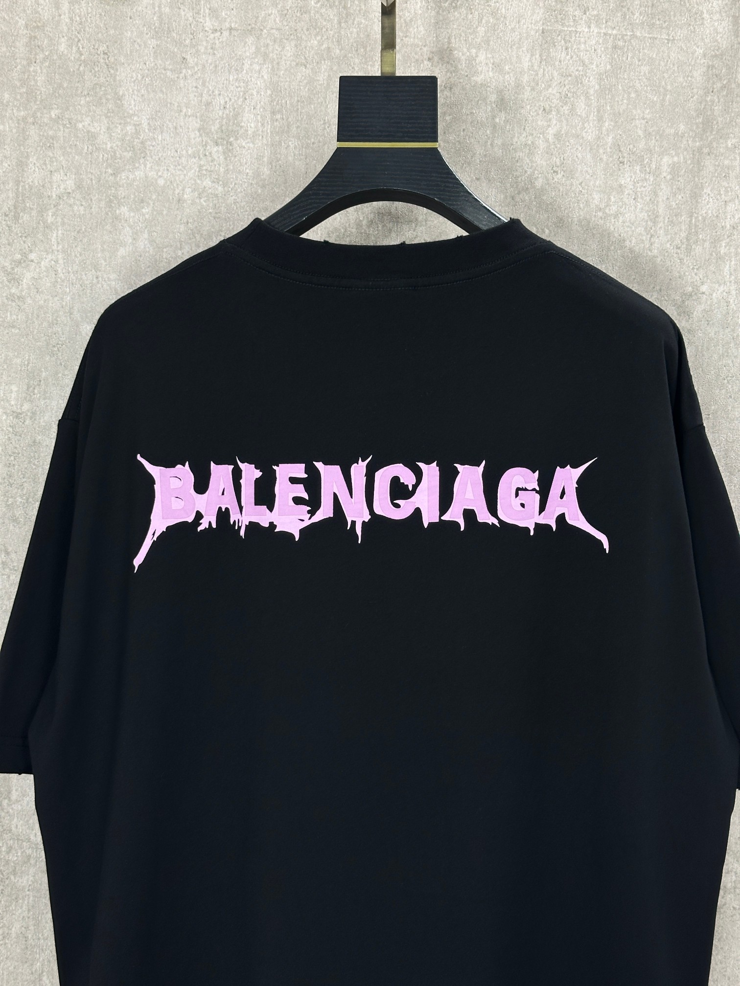 발렌시아가(BALENCIAGA) 레터링 프린트 반팔 티셔츠 의류