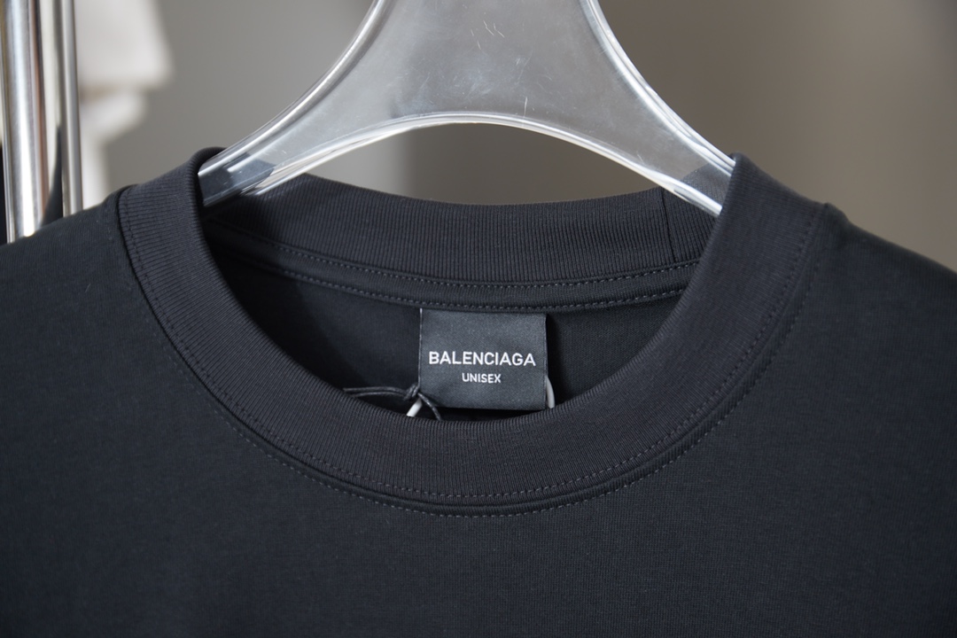발렌시아가(BALENCIAGA) 패치 자수 로고 반팔 티셔츠 상의 의류
