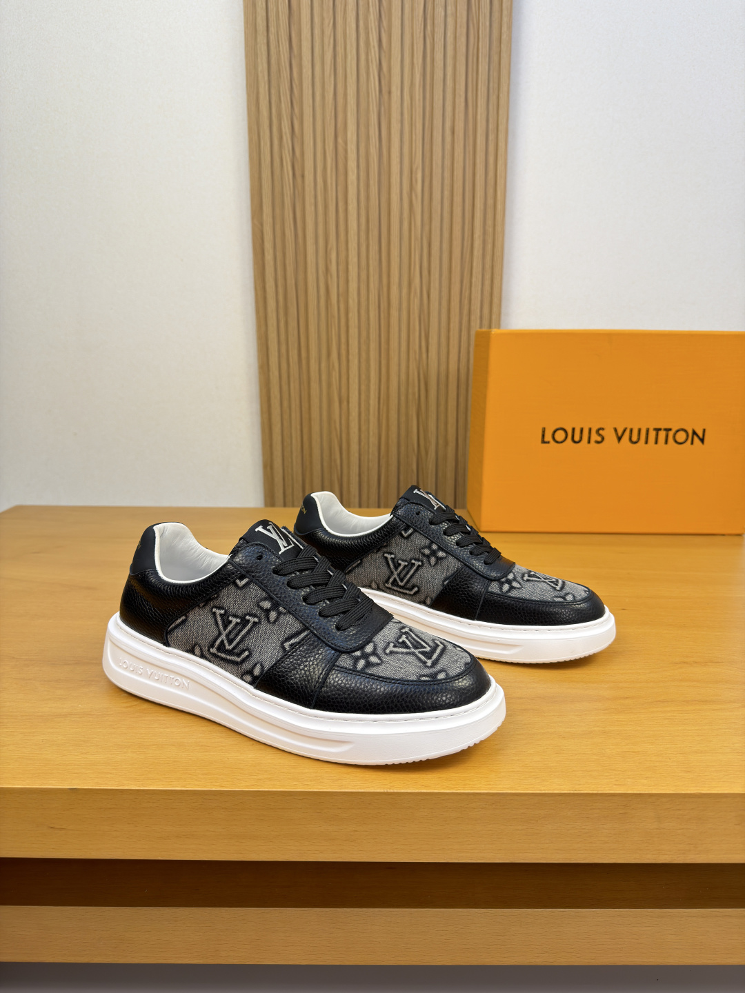 [Louis Vuitton] LV 루이비통 슈링크 & 워시드 데님 콤비 스니커즈 신발