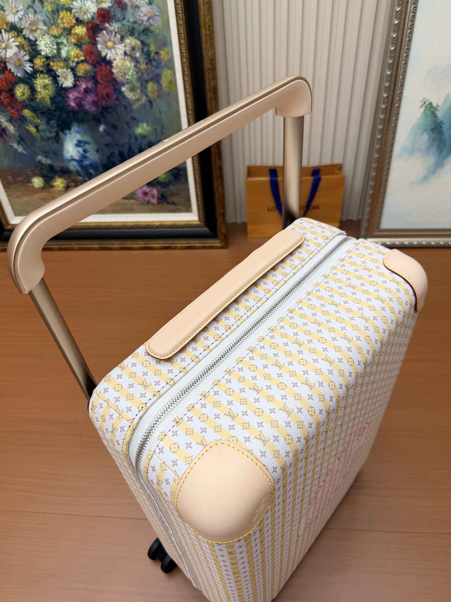 [Louis Vuitton] LV 루이비통 AM28701 프리미엄 하이엔드 캐리어 (기내 반입 가능)