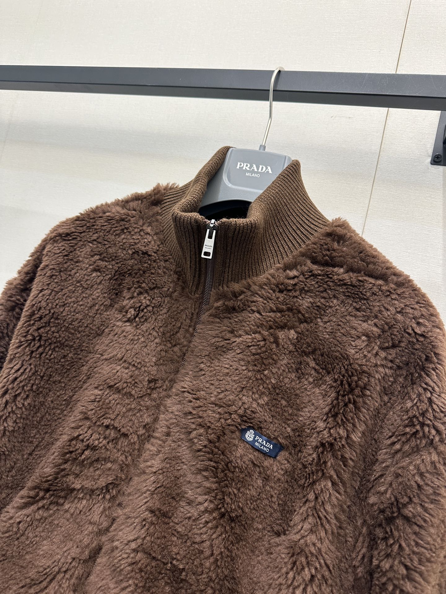 프라다(PRADA) 시어링 울 집업 재킷 상의 의류