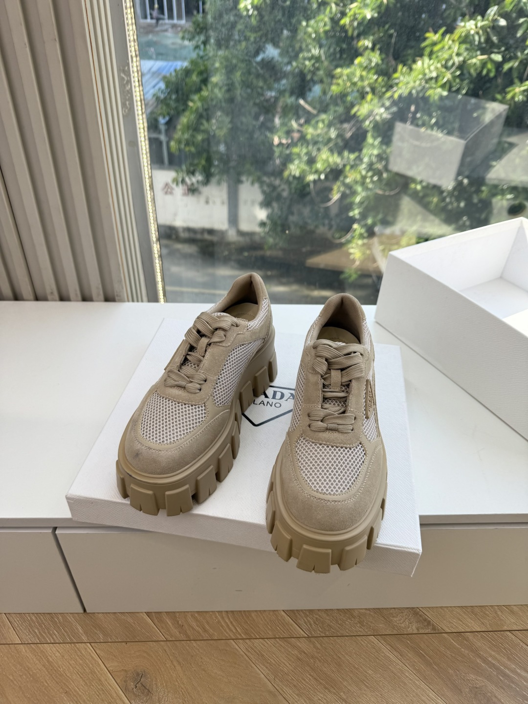 프라다(PRADA) 스웨이드 메쉬 독일군 스니커즈 신발