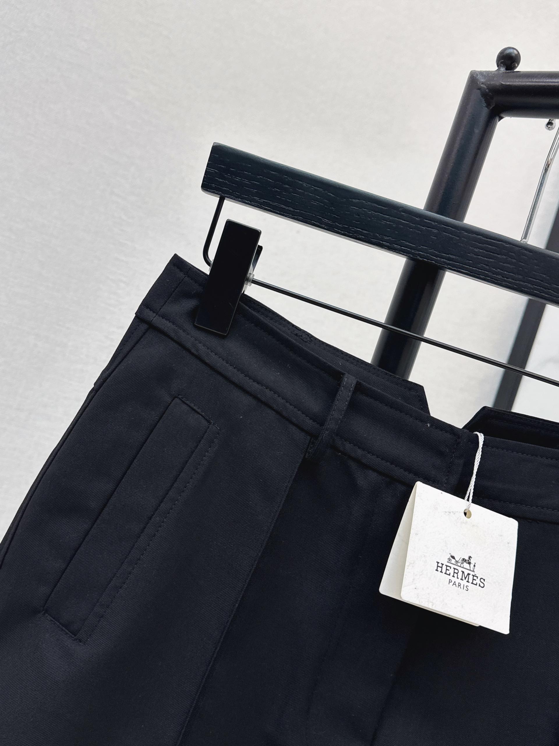 [Hermes] 에르메스 26SS 텍스처드 클래식 숏팬츠 반바지 의류