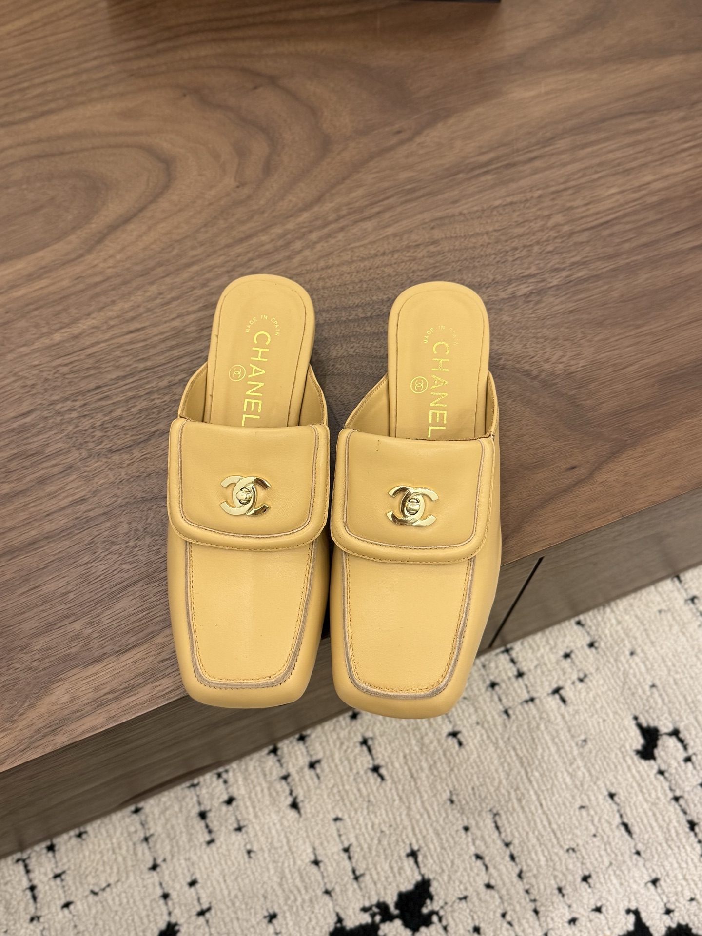 샤넬(CHANEL) 스퀘어토 미들굽 슬리퍼 신발