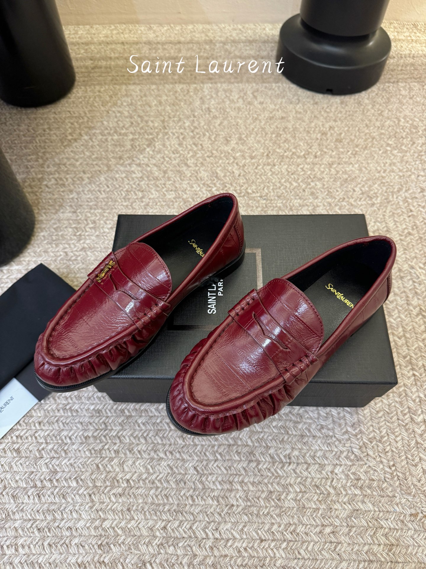 생로랑(SAINT LAURENT) 카프 레더 페니 로퍼 신발