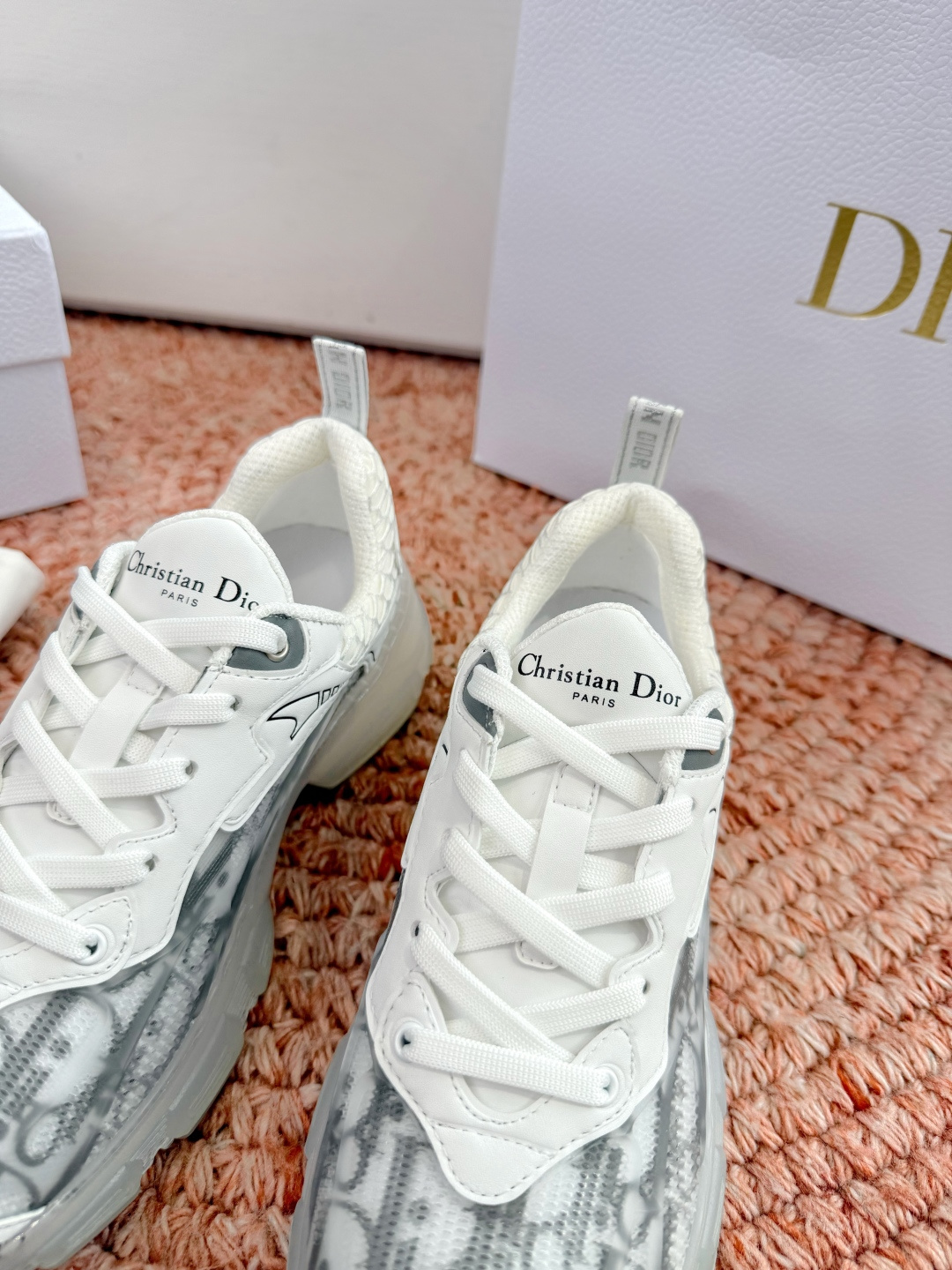 디올(DIOR) CD 로고 스니커즈 신발