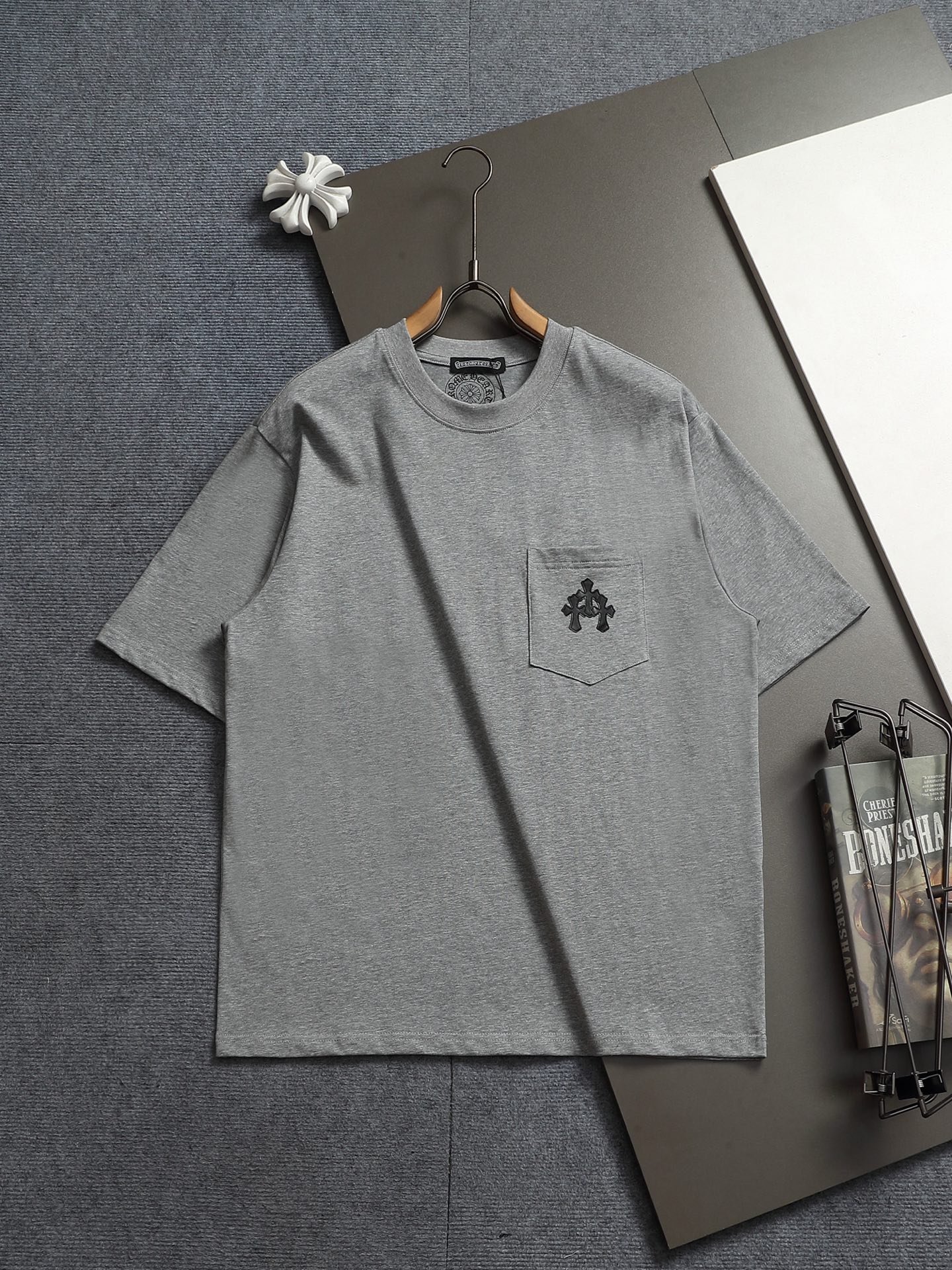 크롬하츠(CHROME HEARTS) 포켓 자수 워싱 반팔 티셔츠 상의 의류