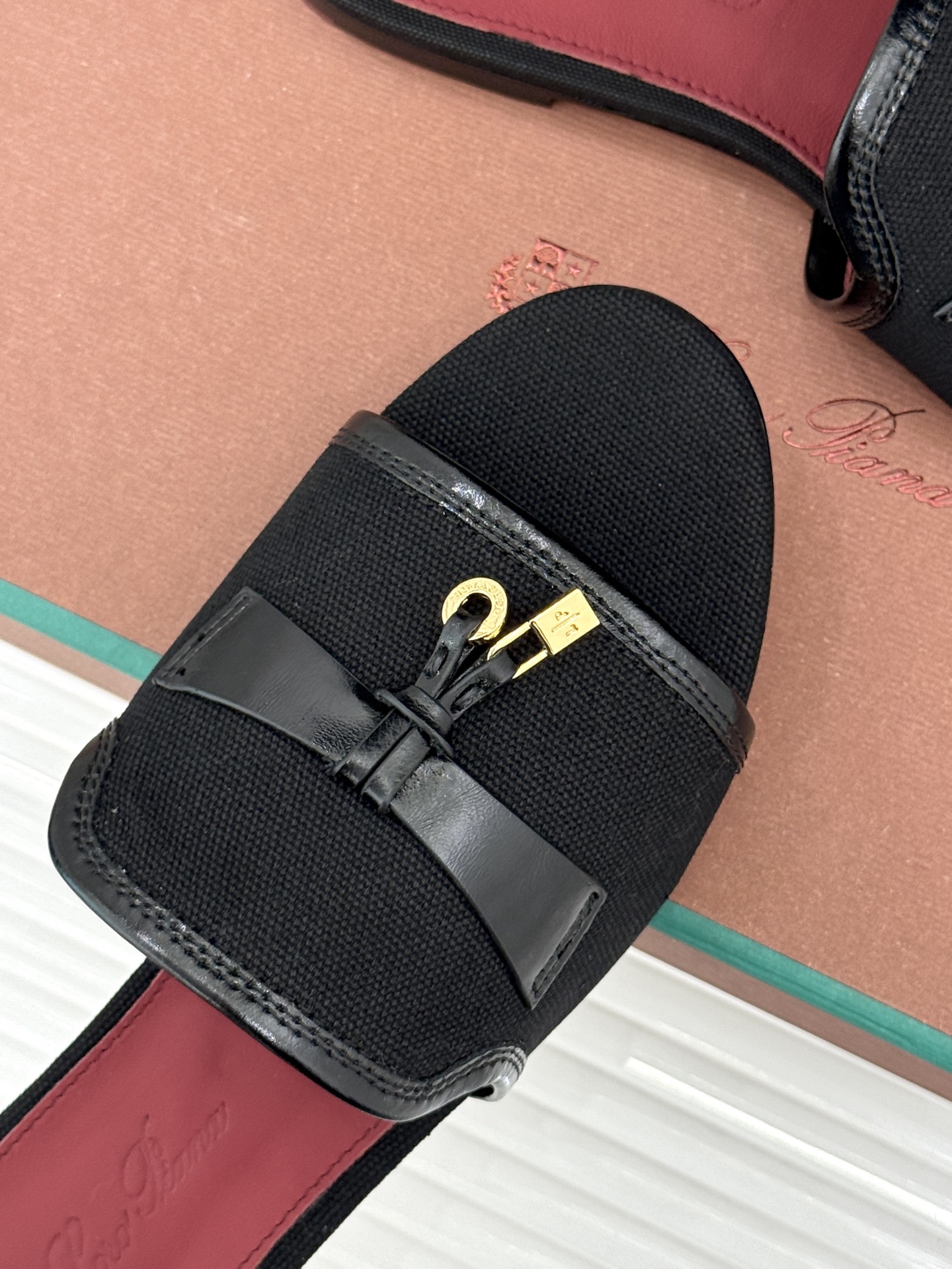 로로피아나(Loro Piana) 펜던트 뮬 샌들 신발