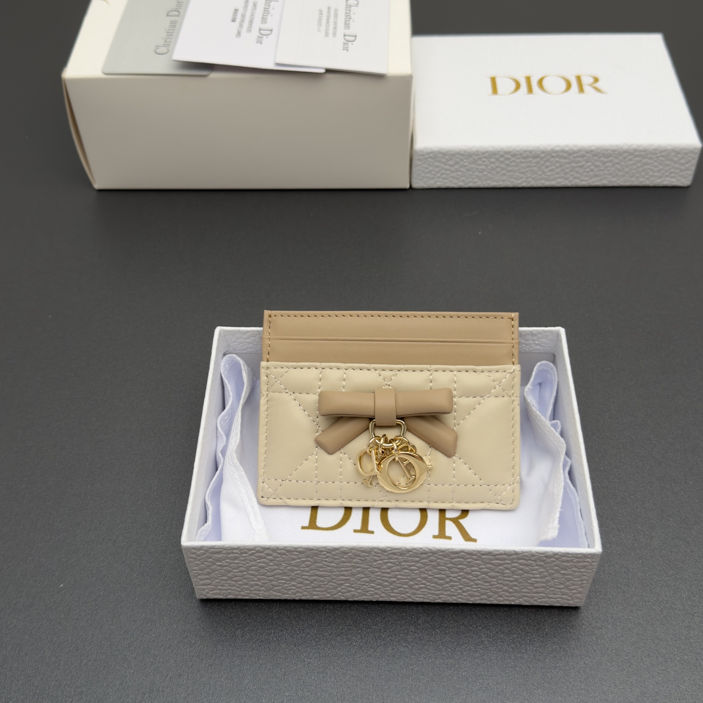[Dior] 디올 Lady Freesia 레이디 프리지아 까나쥬 램스킨 카드 홀더 지갑