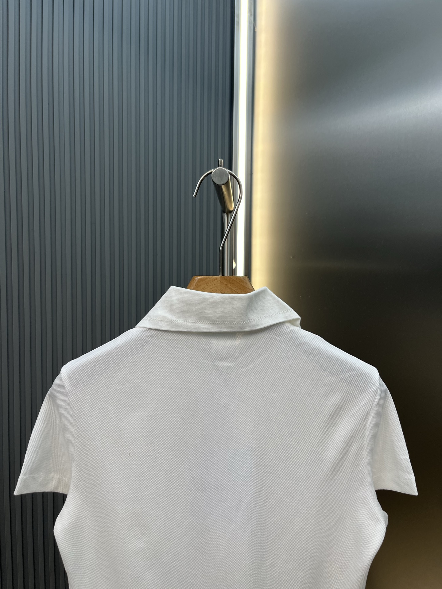 디올(DIOR) 메다이옹 자수 폴로 셔츠 상의 의류