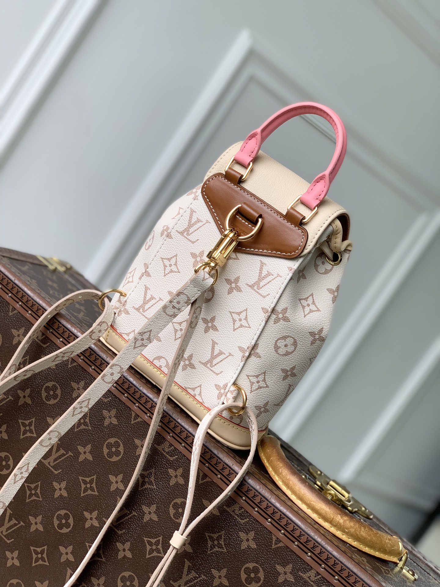 LOUIS VUITTON LV M2A079 루이비통 몽소리 미니 백팩 (LV 크래프티) 가방