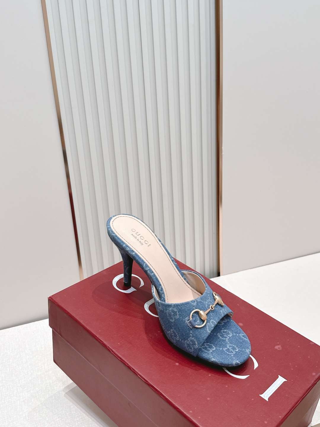 구찌(GUCCI) 홀스빗 모노그램 뮬 힐 신발