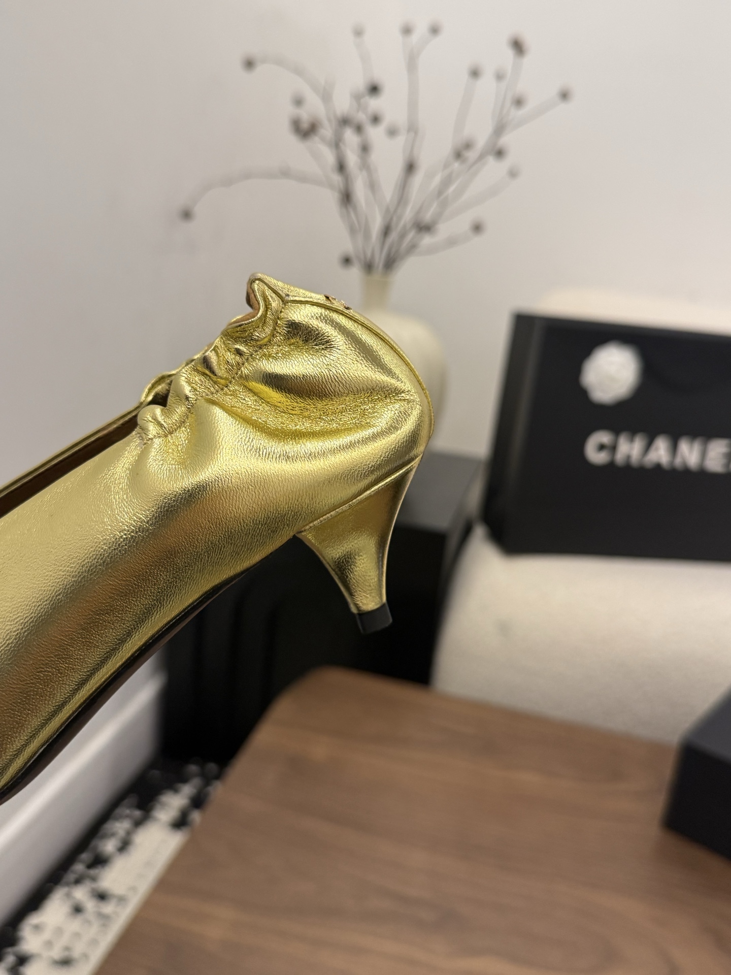 샤넬(CHANEL) 주름 디테일 스틸레토 펌프스 신발