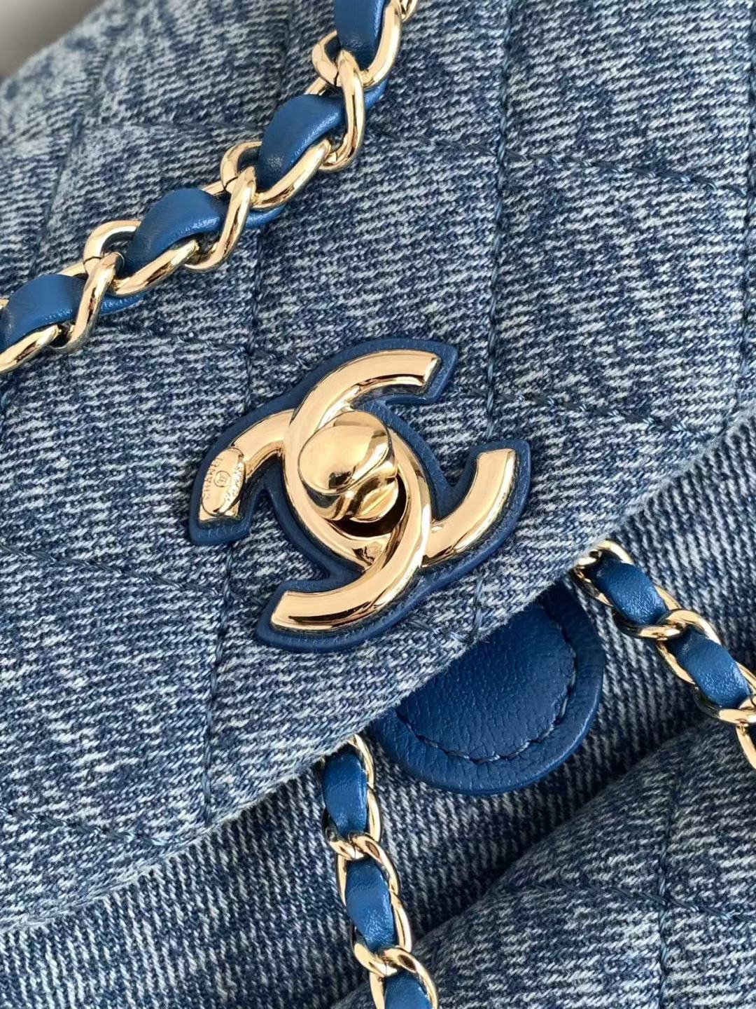 Chanel 샤넬 26SS 두마(Duma) 데님 스몰 백팩 (AS2908) 가방
