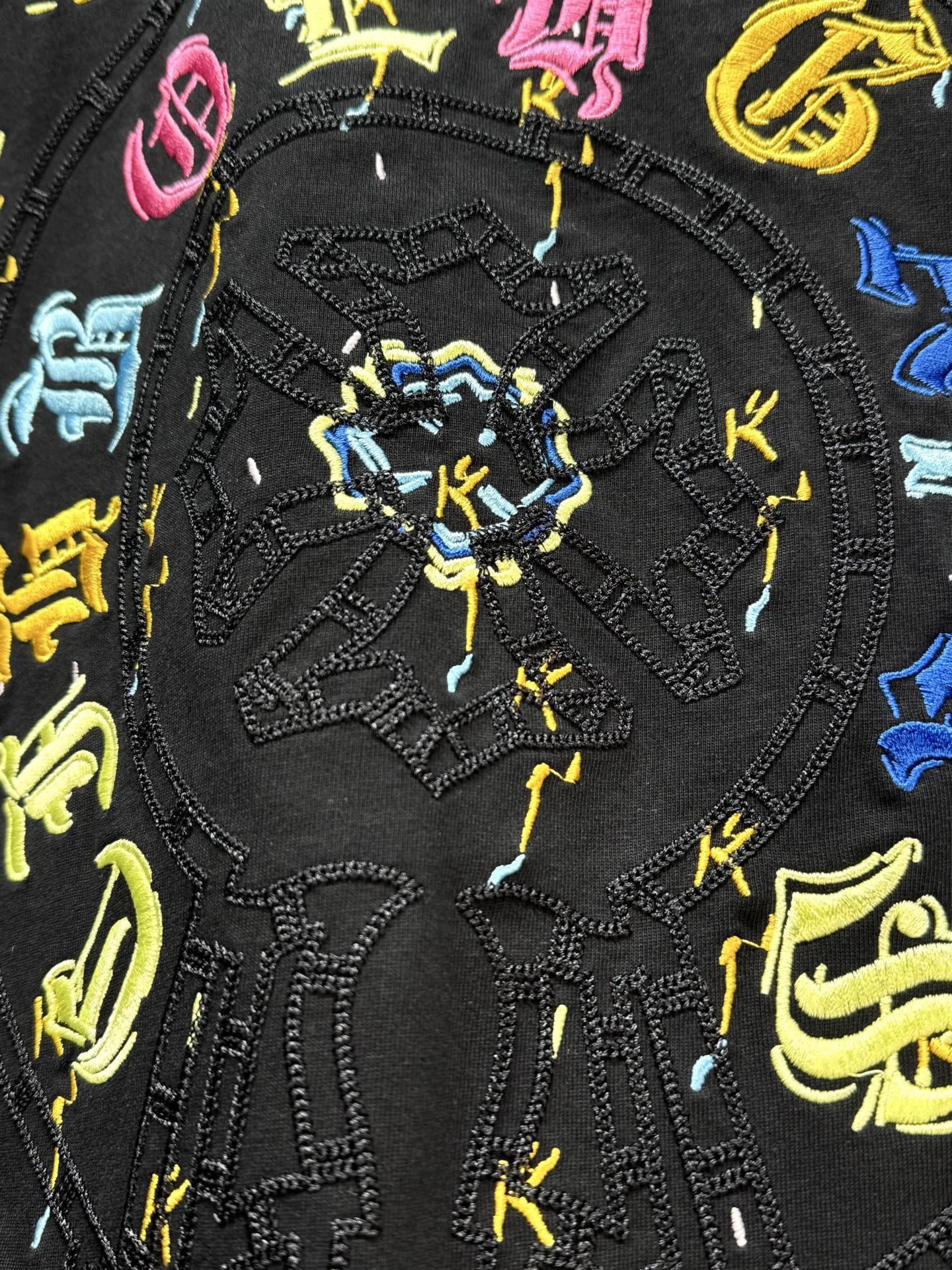 크롬하츠(CHROME HEARTS) 컬러 산스크리트 반팔 티셔츠 상의 의류