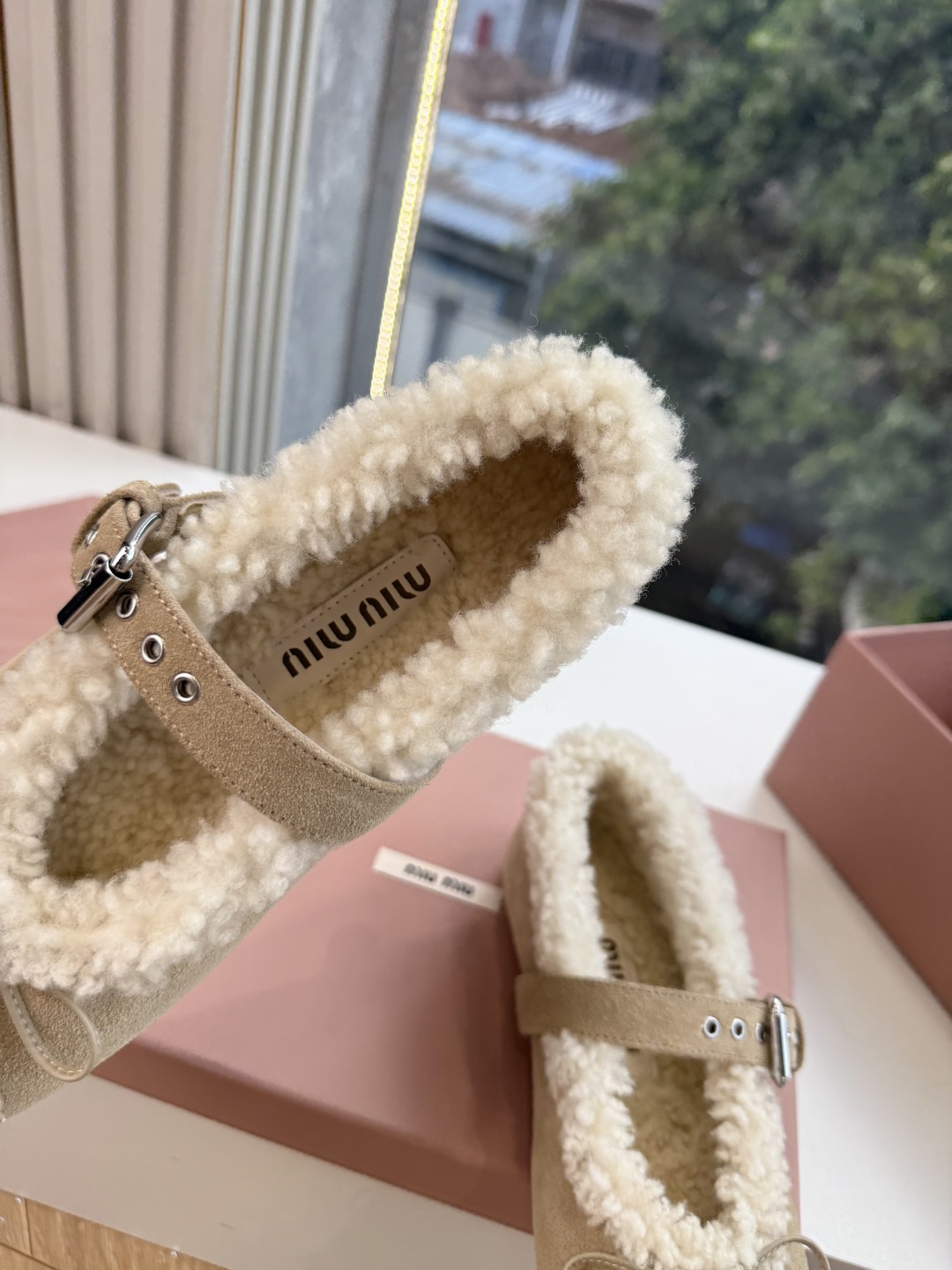 미우미우(MIU MIU) 털신 메리제인 발레 플랫 신발