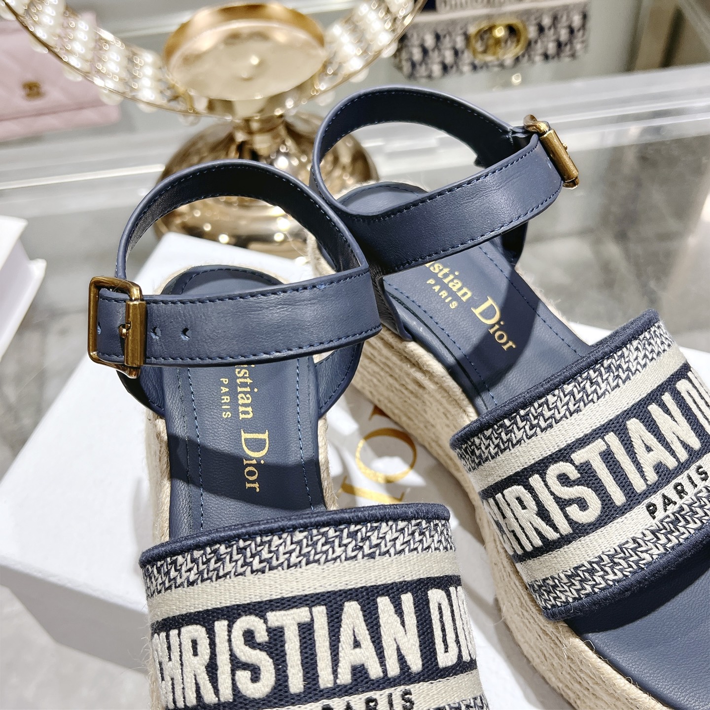 디올(DIOR) Dway 로고 밴드 앵클 스트랩 웨지 샌들 신발